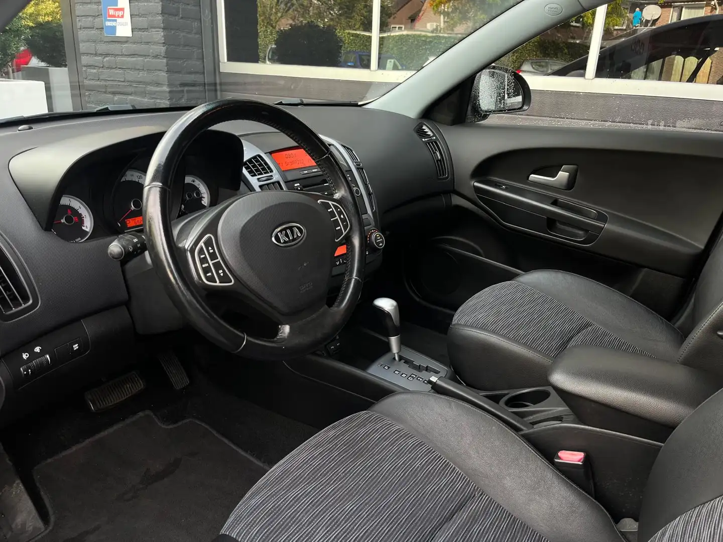 Kia Ceed / cee'd 1.6 X-ecutive, Automaat, Airco, Trekhaak, Radio, N Beige - 2