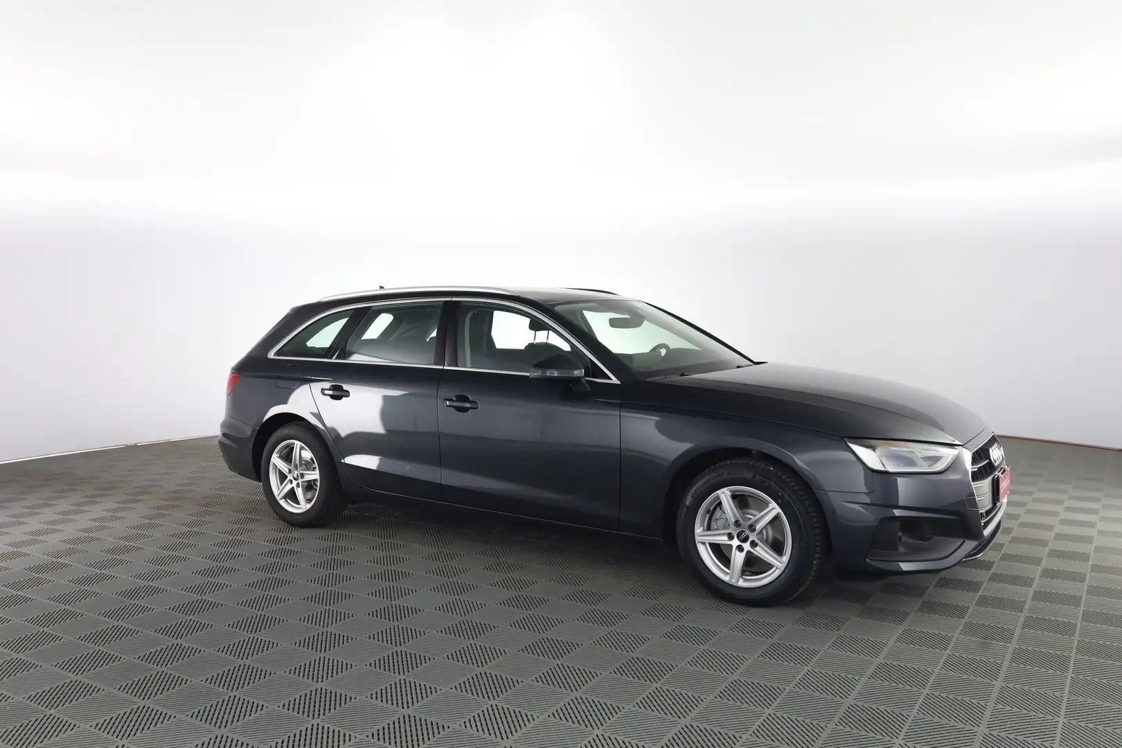 Audi A4 A4 Avant 30 TDI/136 CV S tronic Business Grigio - 2