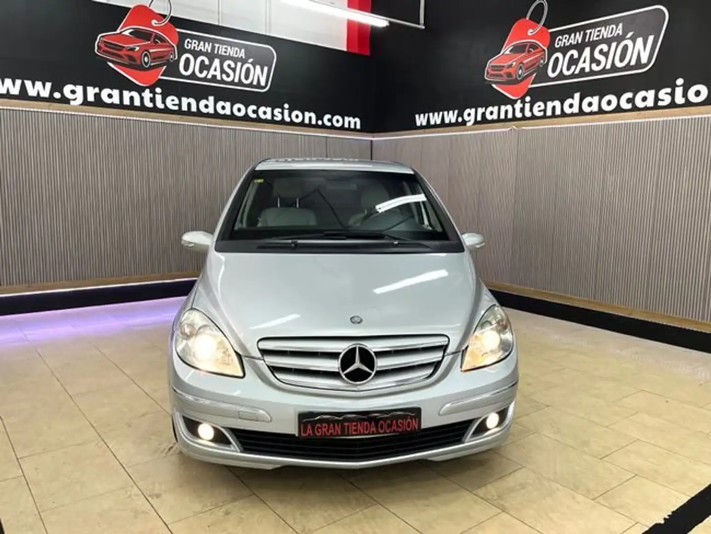 Mercedes-Benz B 180 180CDI Autotronic Gris - 2