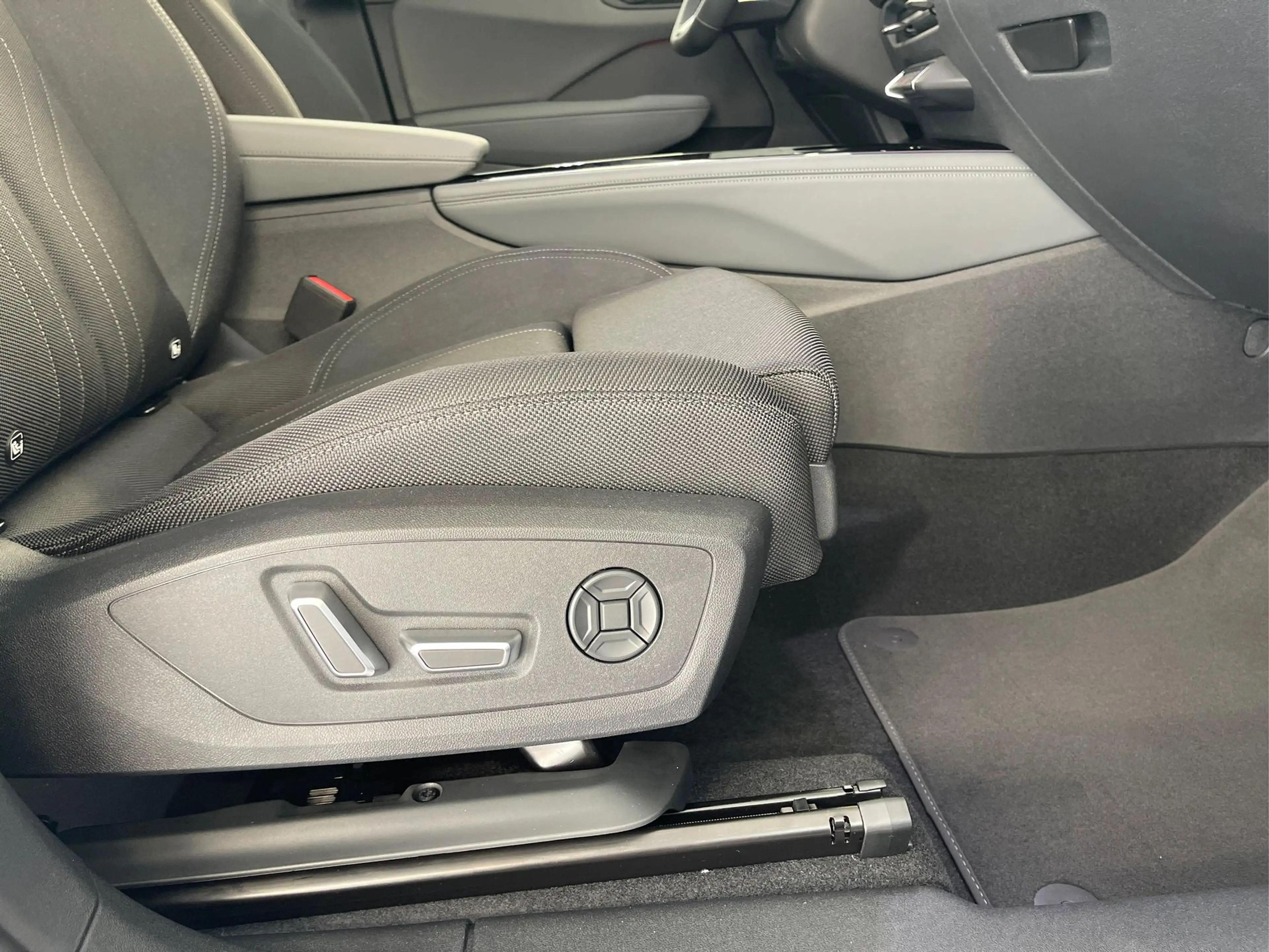 Audi Q3 Sportback NEU TFSI quattro S line TechPro+Matri... — photo 15