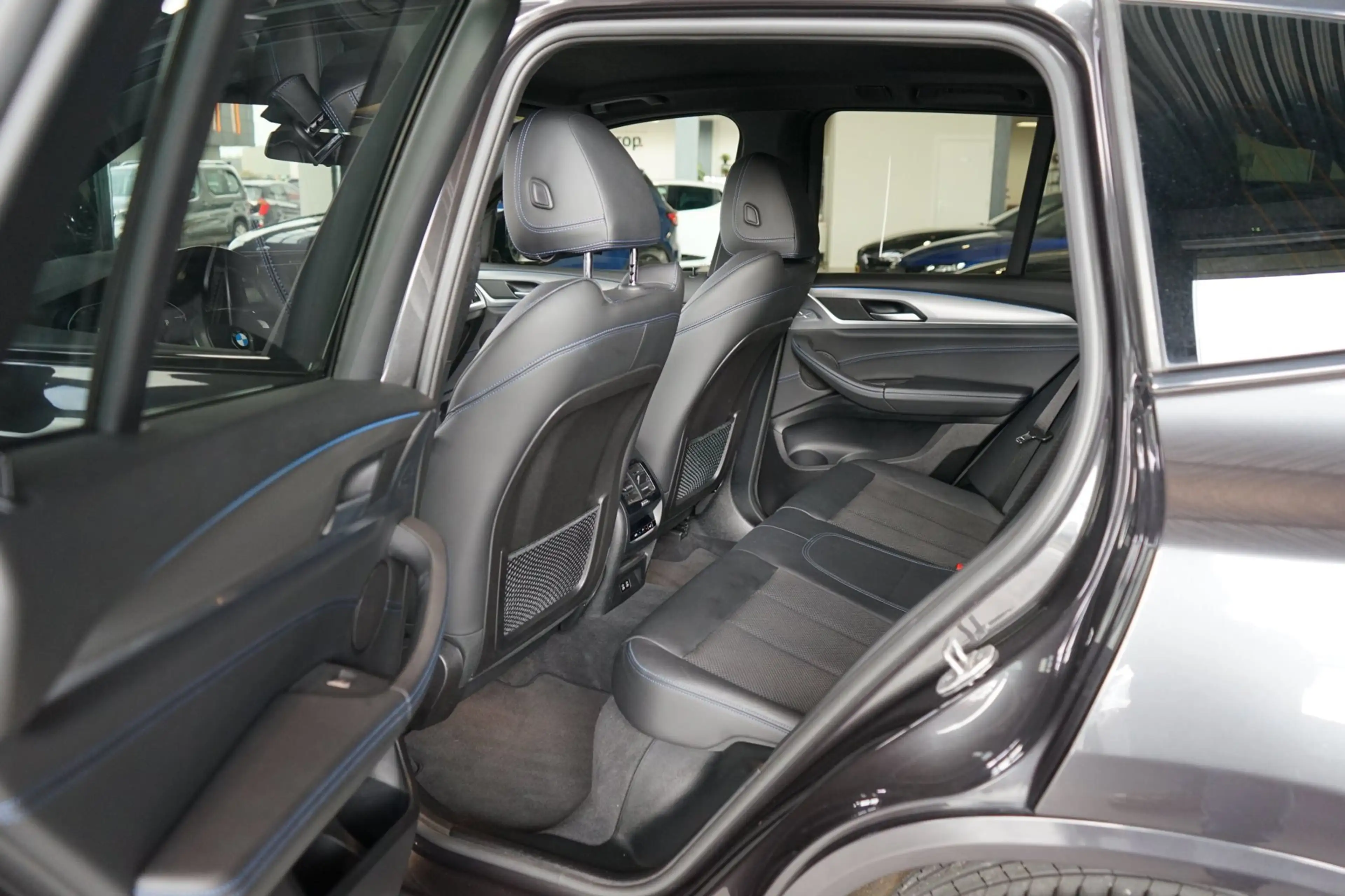 BMW X3 XDrive30e M-SPORT | TREKHAAK | CAMERA | CARPLAY — photo 6