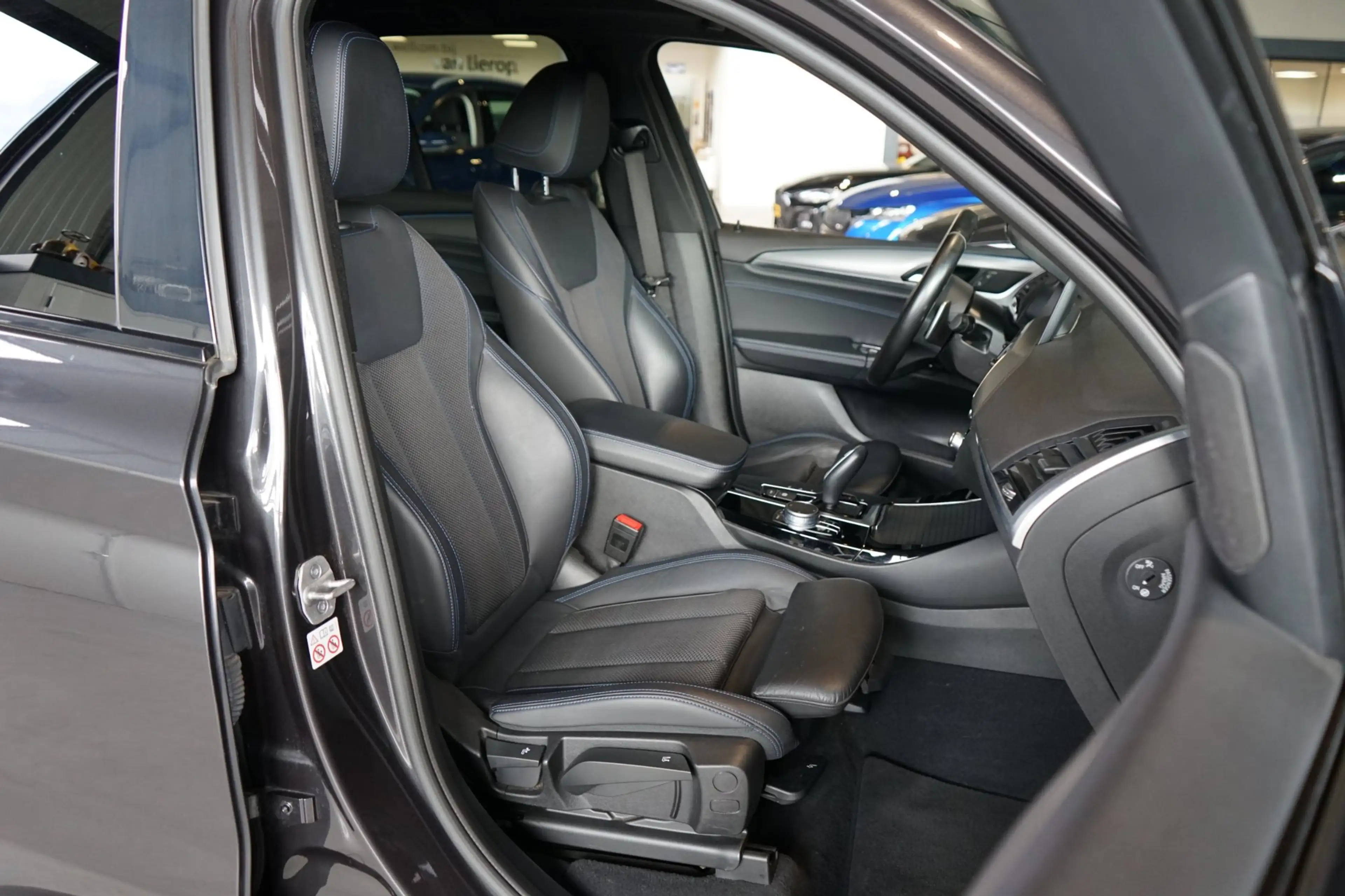 BMW X3 XDrive30e M-SPORT | TREKHAAK | CAMERA | CARPLAY — photo 17