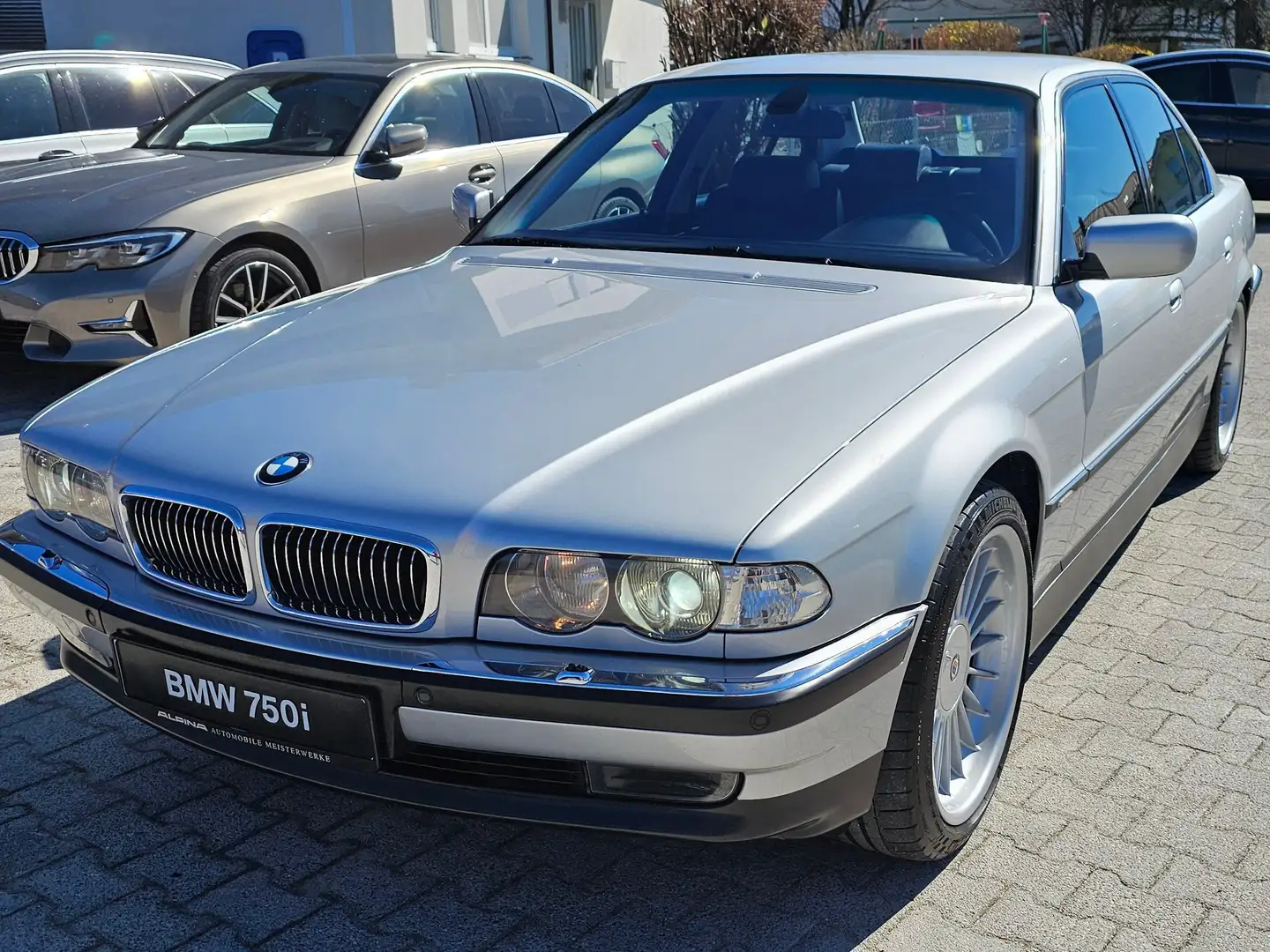 BMW 750 750i*E38*Aut.*Navi*Leder*TV*2xPDC*El.Sitze*Alpina* Argent - 1