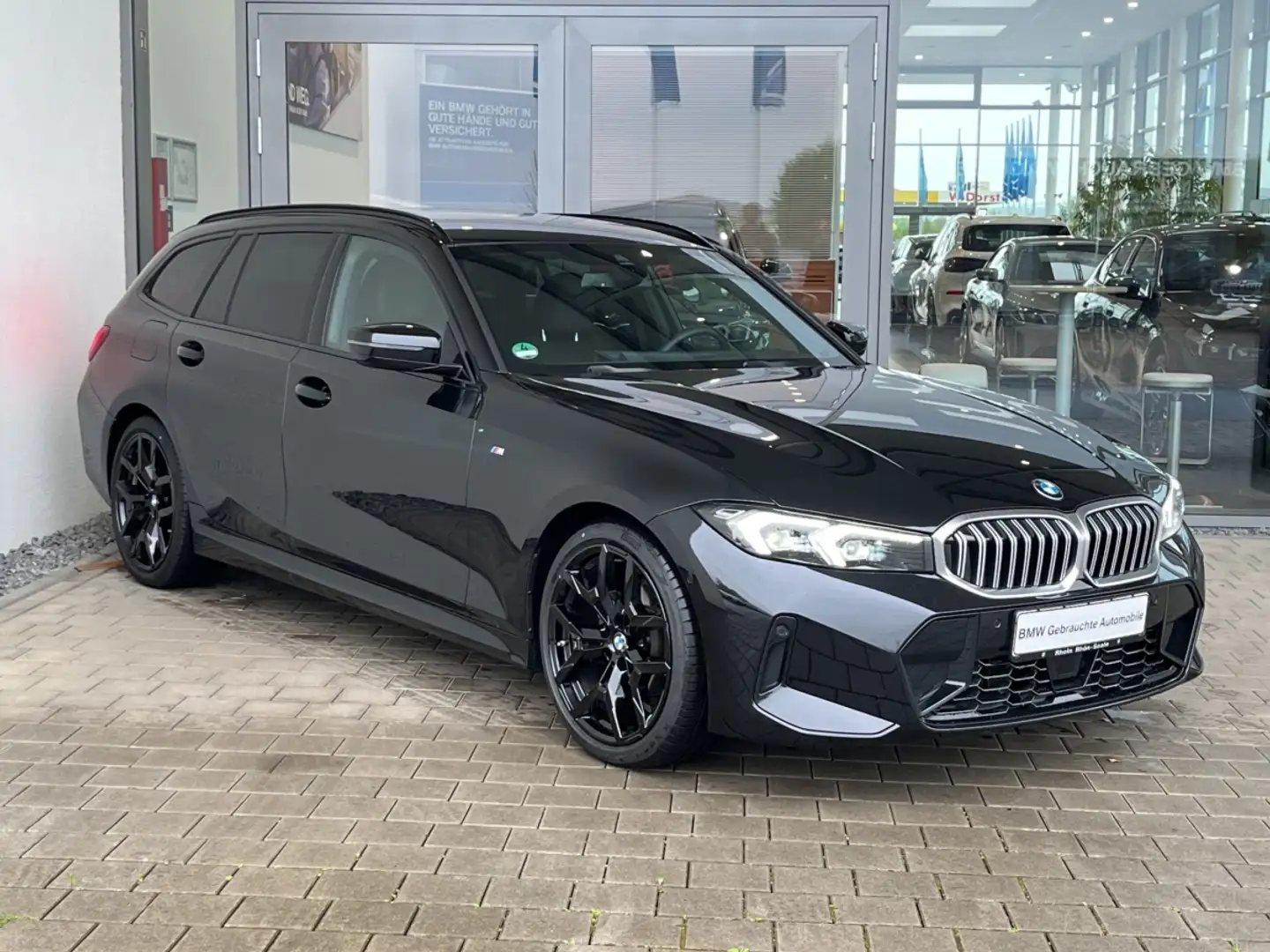 BMW 318 d Touring LCI II M Sportpaket Navi.AHK.Tempo. Schwarz - 2