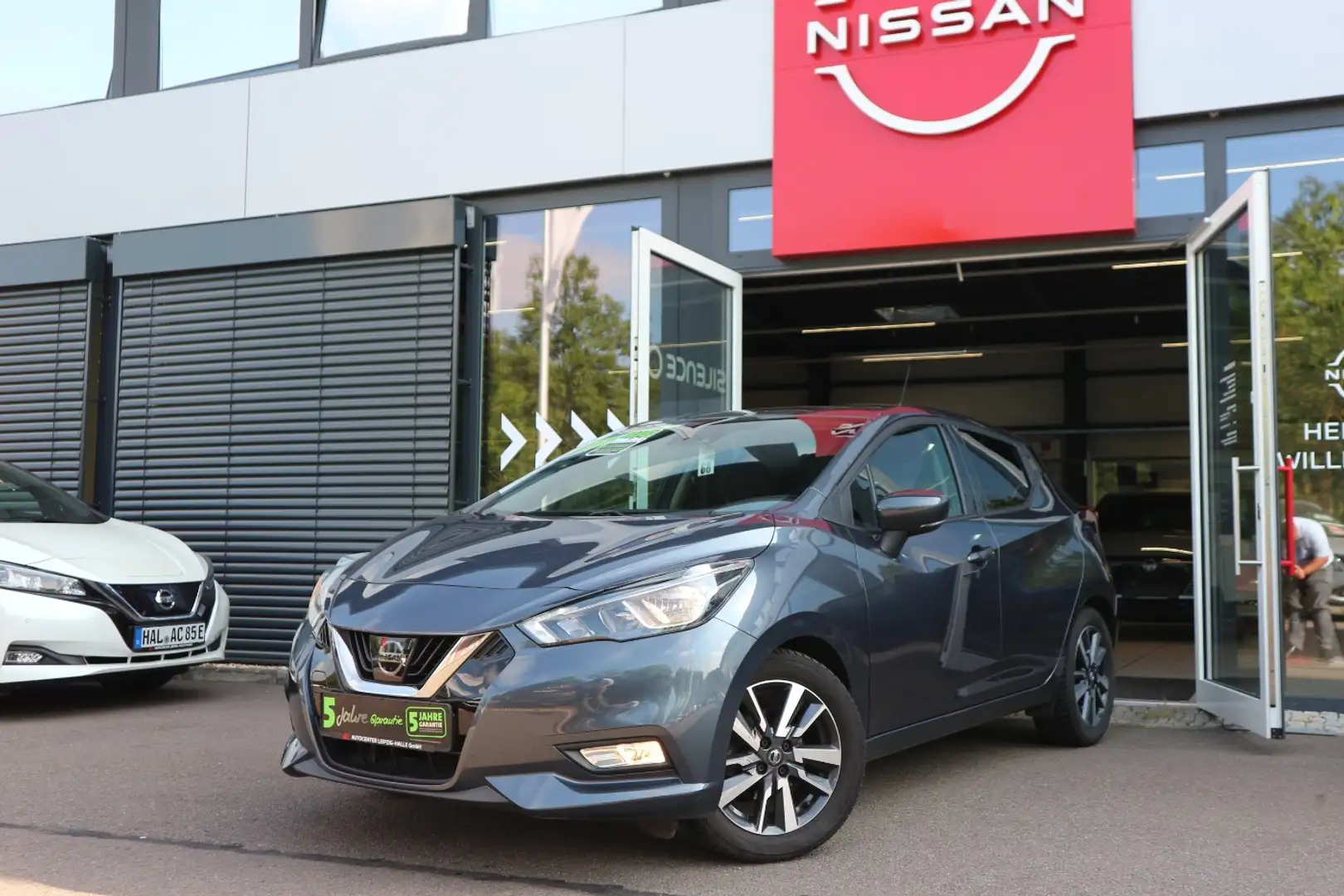 Nissan Micra 0.9 IG-T N-Connecta Navi Klimaauto Keyless Grijs - 2
