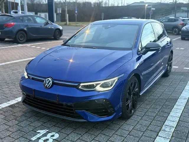 Volkswagen Golf 2,0 TSI R 4 Motion Akrapovic/ Performance/ Matrix