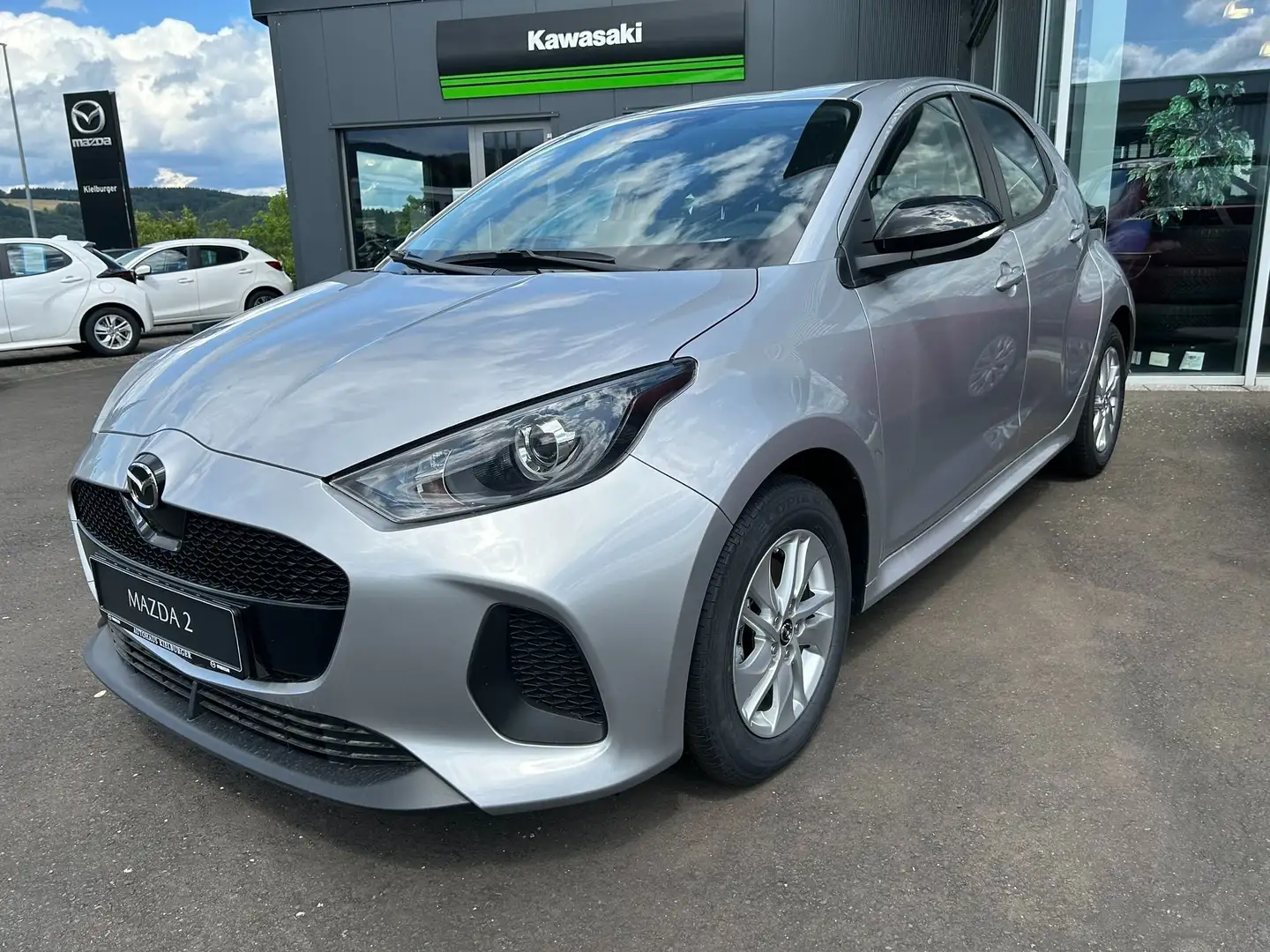 Mazda 2 1.5L VVT-i e-CVT FWD CENTRE-LINE Argent - 1