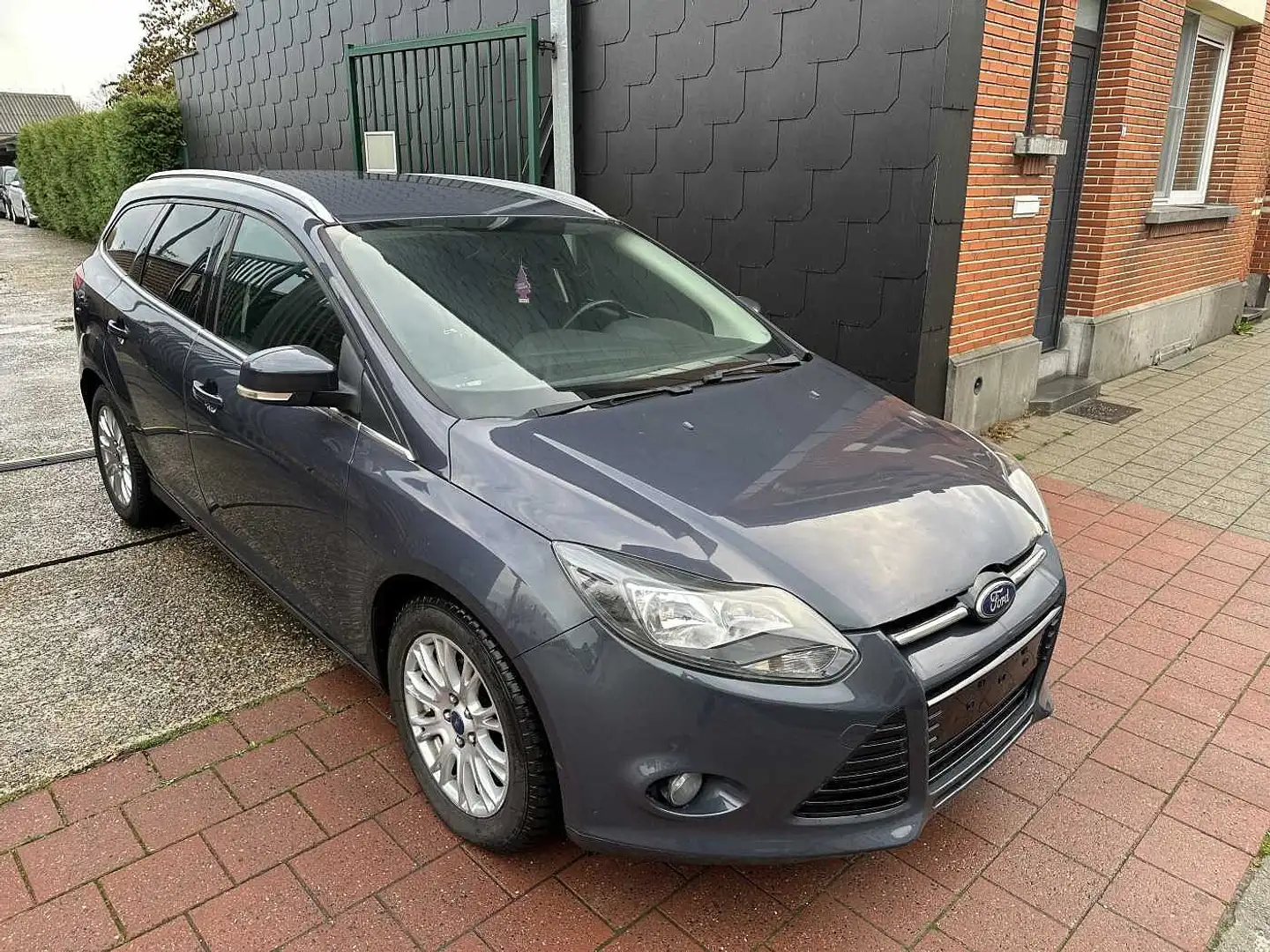 Ford Focus CLIPPER 1.6 TDCI MET 116DKM Gris - 2