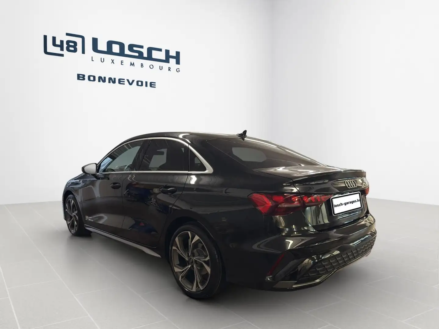 Audi A3 Limousine S line Schwarz - 2