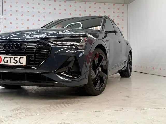Audi E-Tron view 7