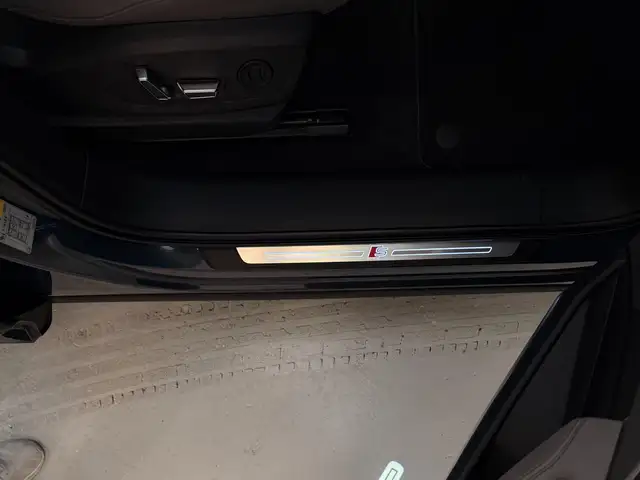 Audi E-Tron view 15