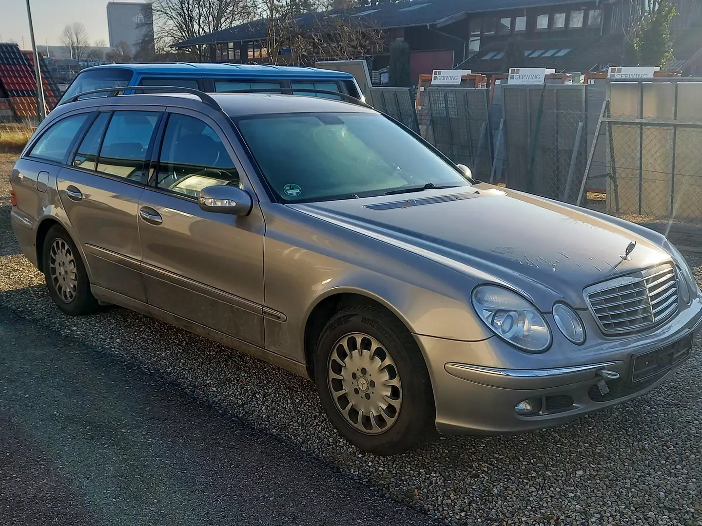 Mercedes-Benz E 200 E 200 T Kompressor (211.242) Silber - 1
