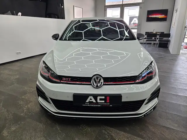 Volkswagen Golf view 6