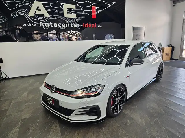 Volkswagen Golf view 3