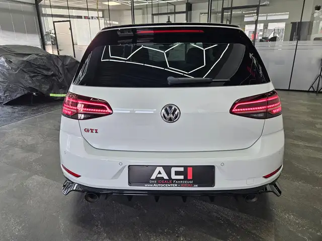 Volkswagen Golf view 14