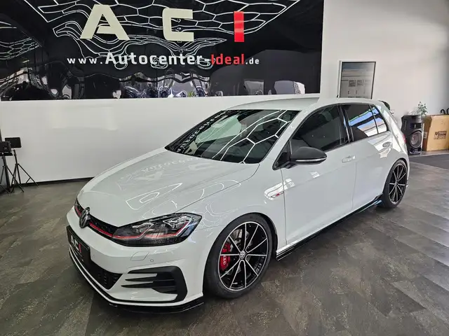 Volkswagen Golf view 4