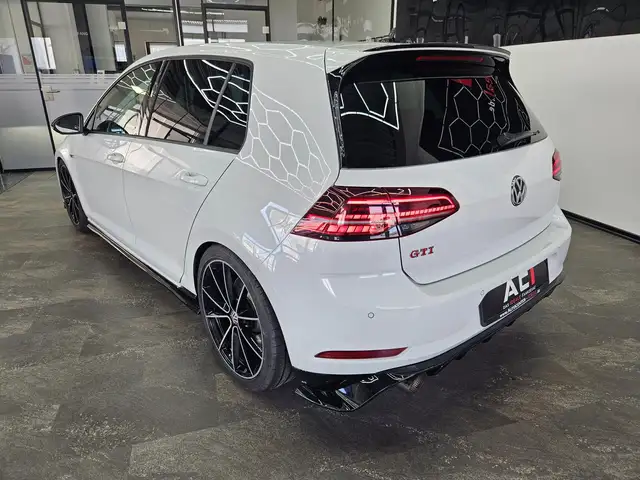 Volkswagen Golf view 13