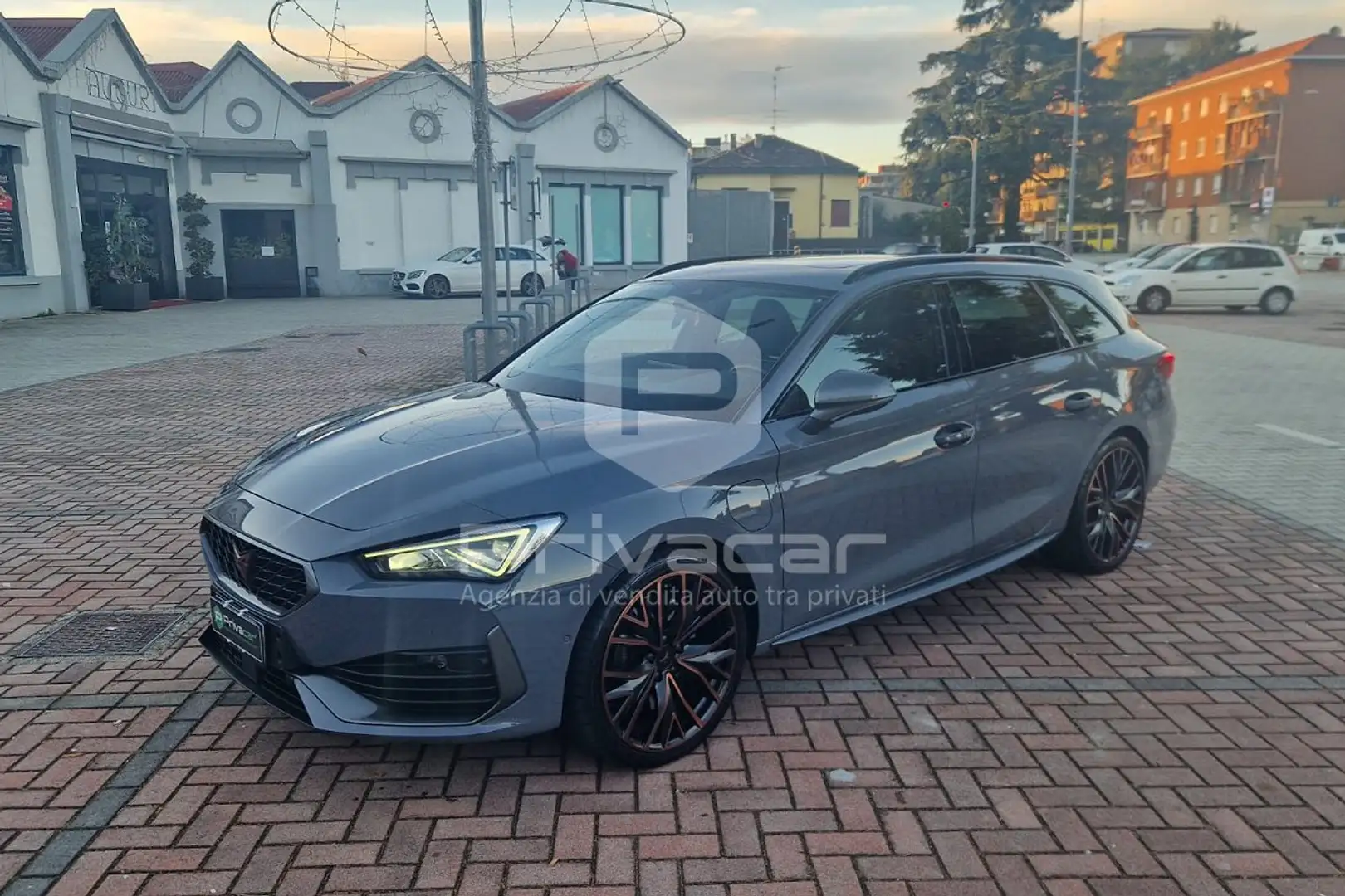 CUPRA Leon Leon Sportstourer 1.4 e-HYBRID 245 CV DSG VZ Grijs - 1
