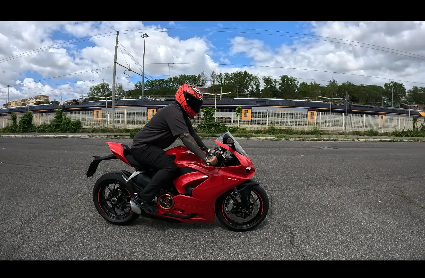 Ducati Panigale V2 - 1