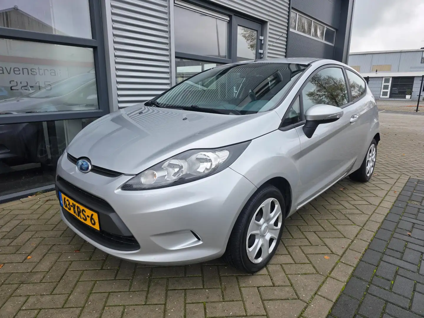 Ford Fiesta 1.25 Limited Grijs - 1