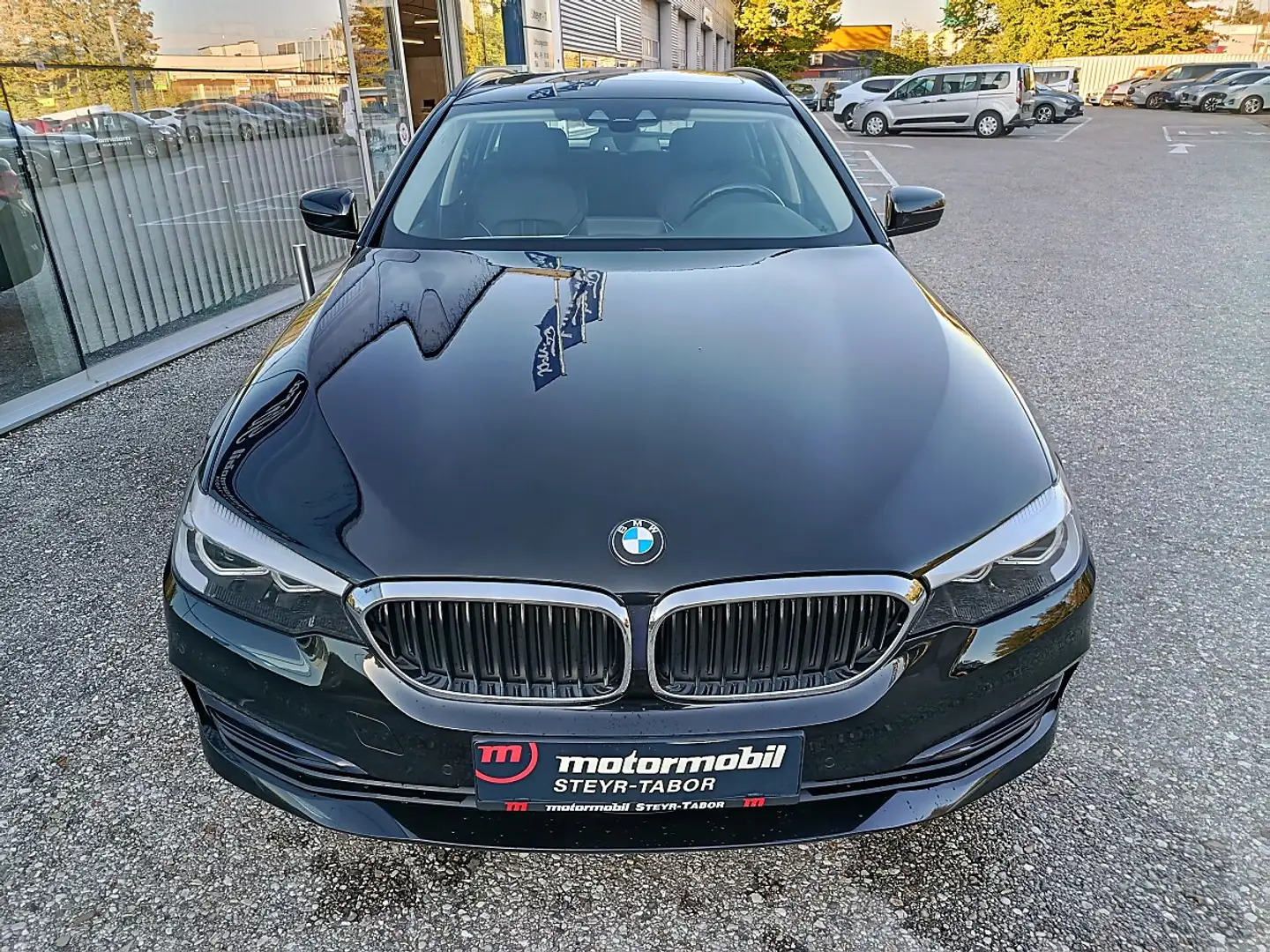 BMW 520 d Touring Aut. Schwarz - 2