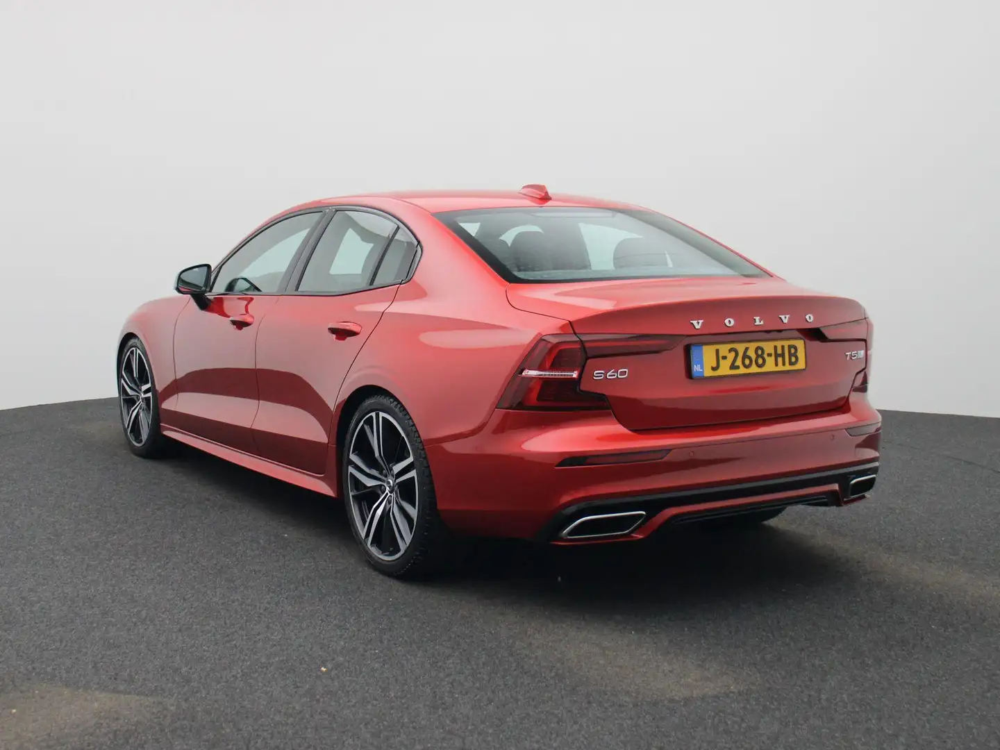 Volvo S60 2.0 T5 Intro Edition | R-Design | Harman/Kardon Au Oranje - 2