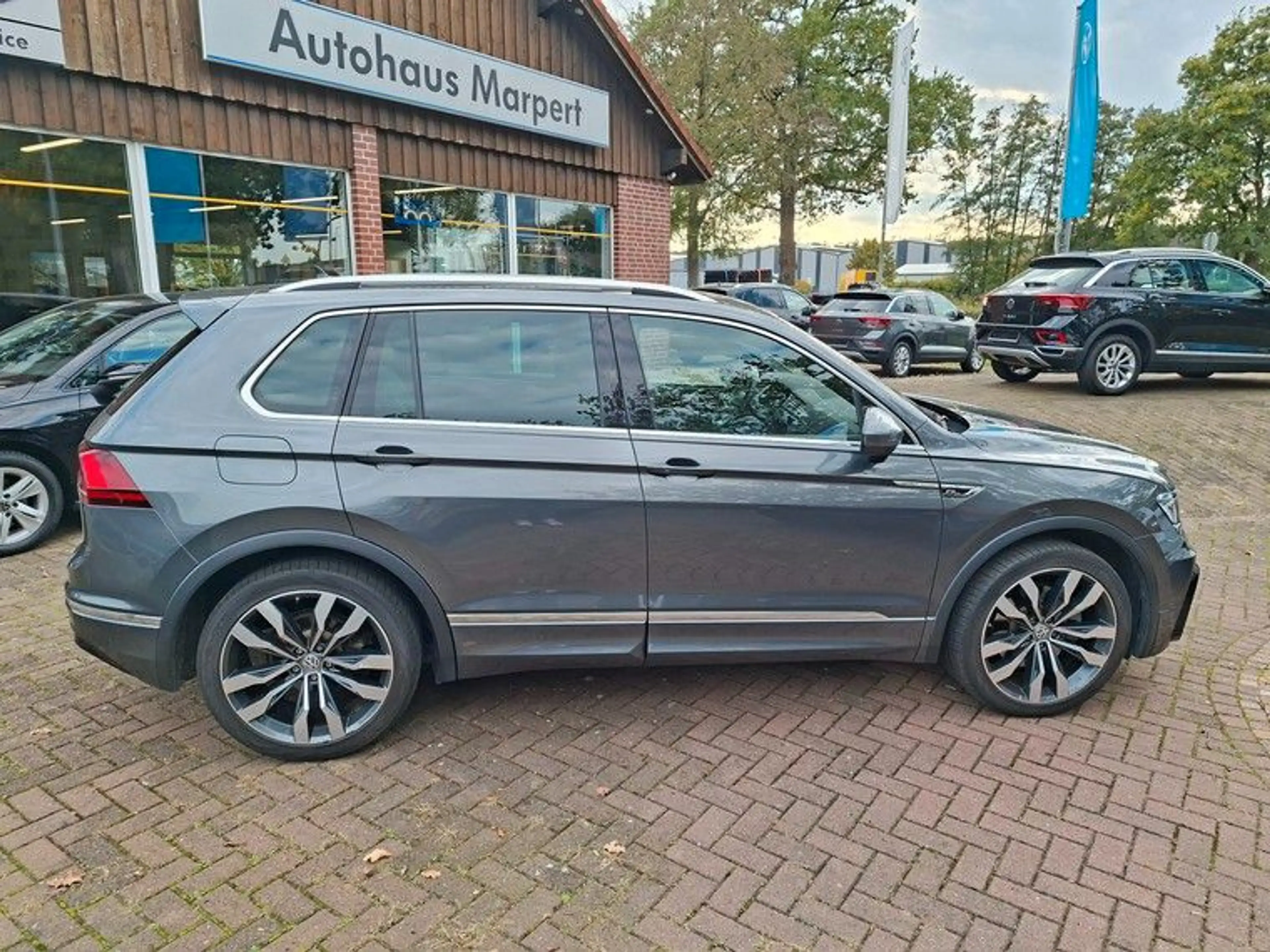 Volkswagen Tiguan 2,0 TDI Highline 4Motion R-LINE — photo 6