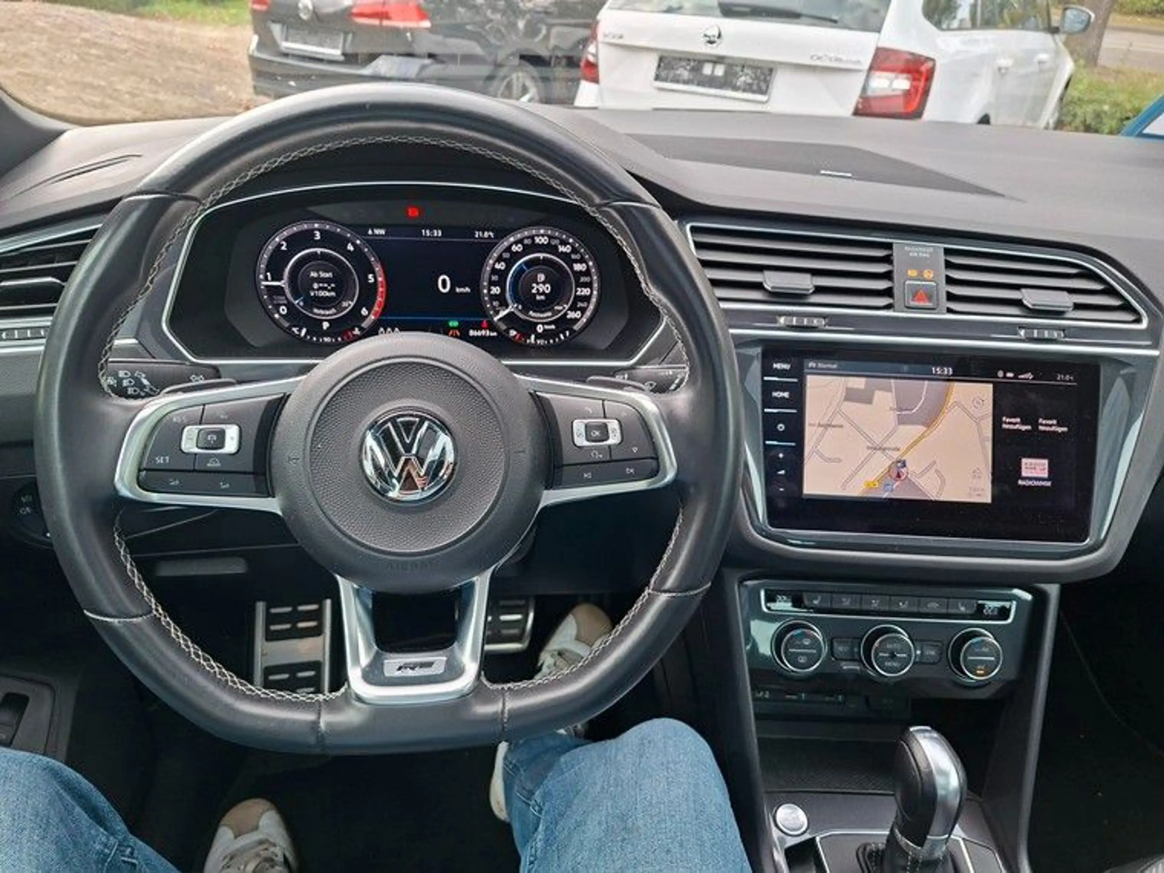 Volkswagen Tiguan 2,0 TDI Highline 4Motion R-LINE — photo 15