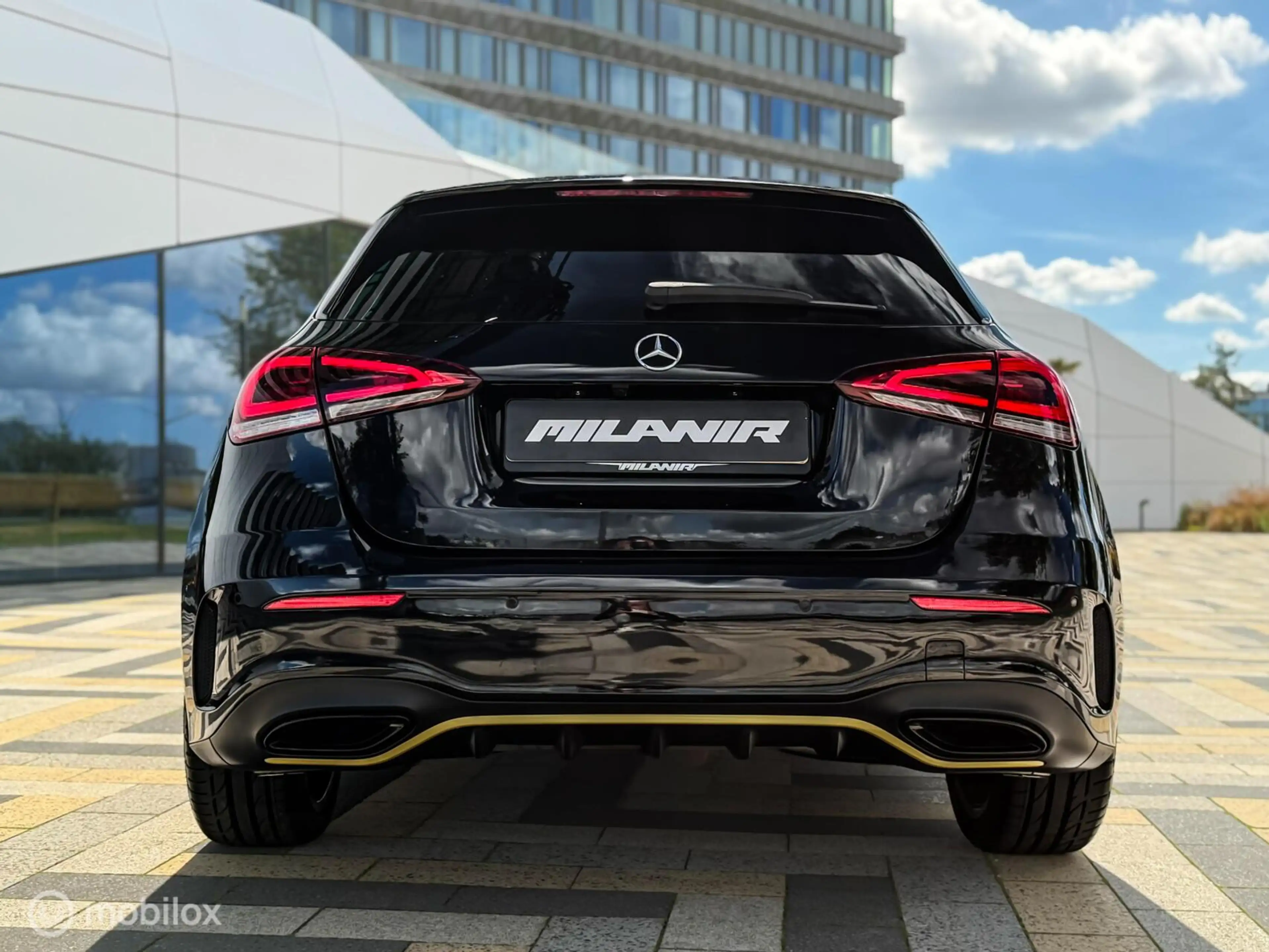 Mercedes-Benz A 220 Editon 1 AMG Line | Pano | Camera — photo 10