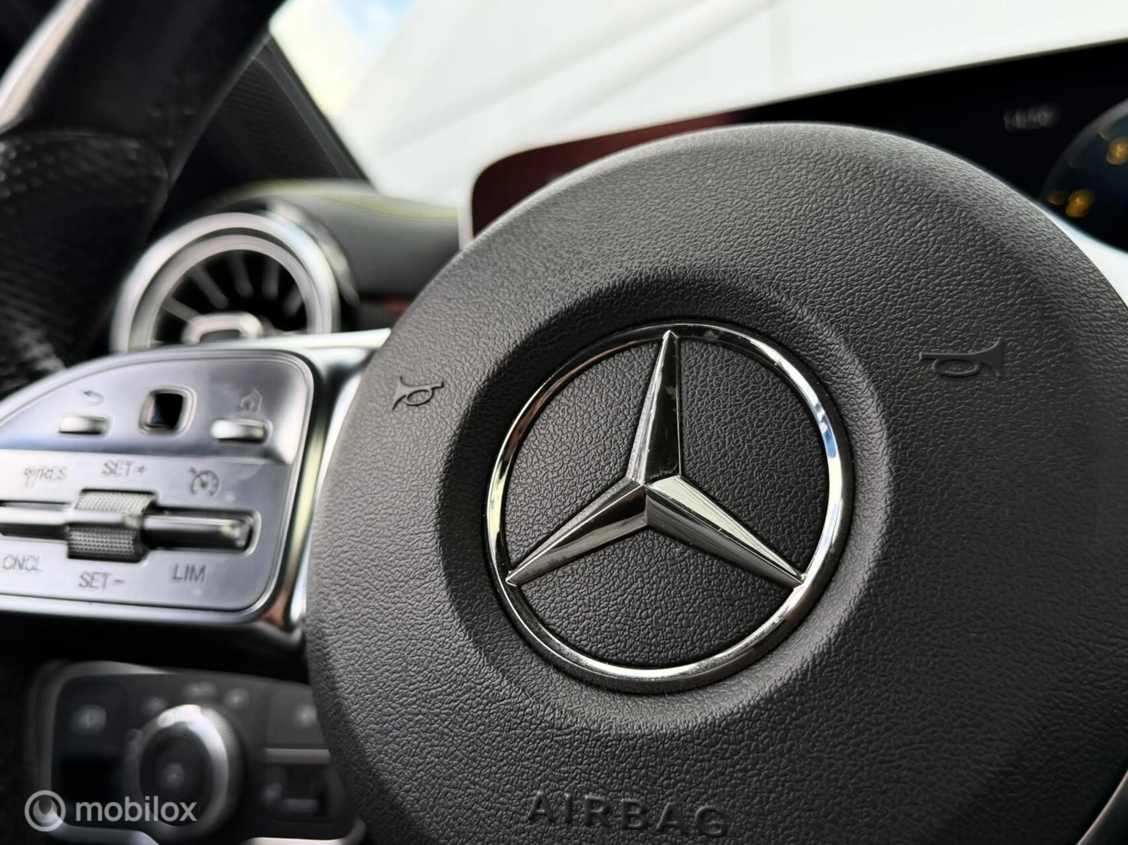 Mercedes-Benz A 220 Editon 1 AMG Line | Pano | Camera — photo 21