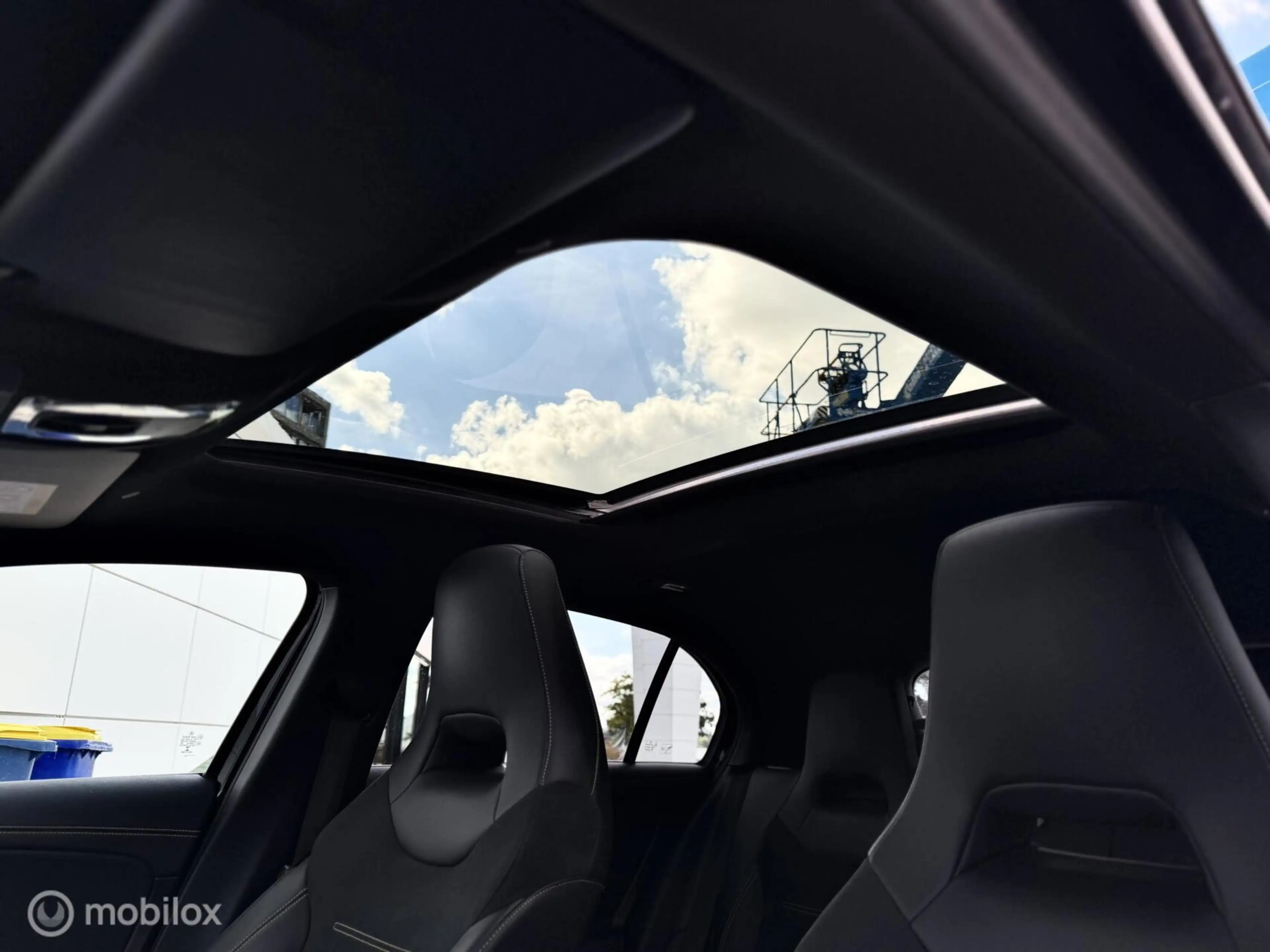 Mercedes-Benz A 220 Editon 1 AMG Line | Pano | Camera — photo 13