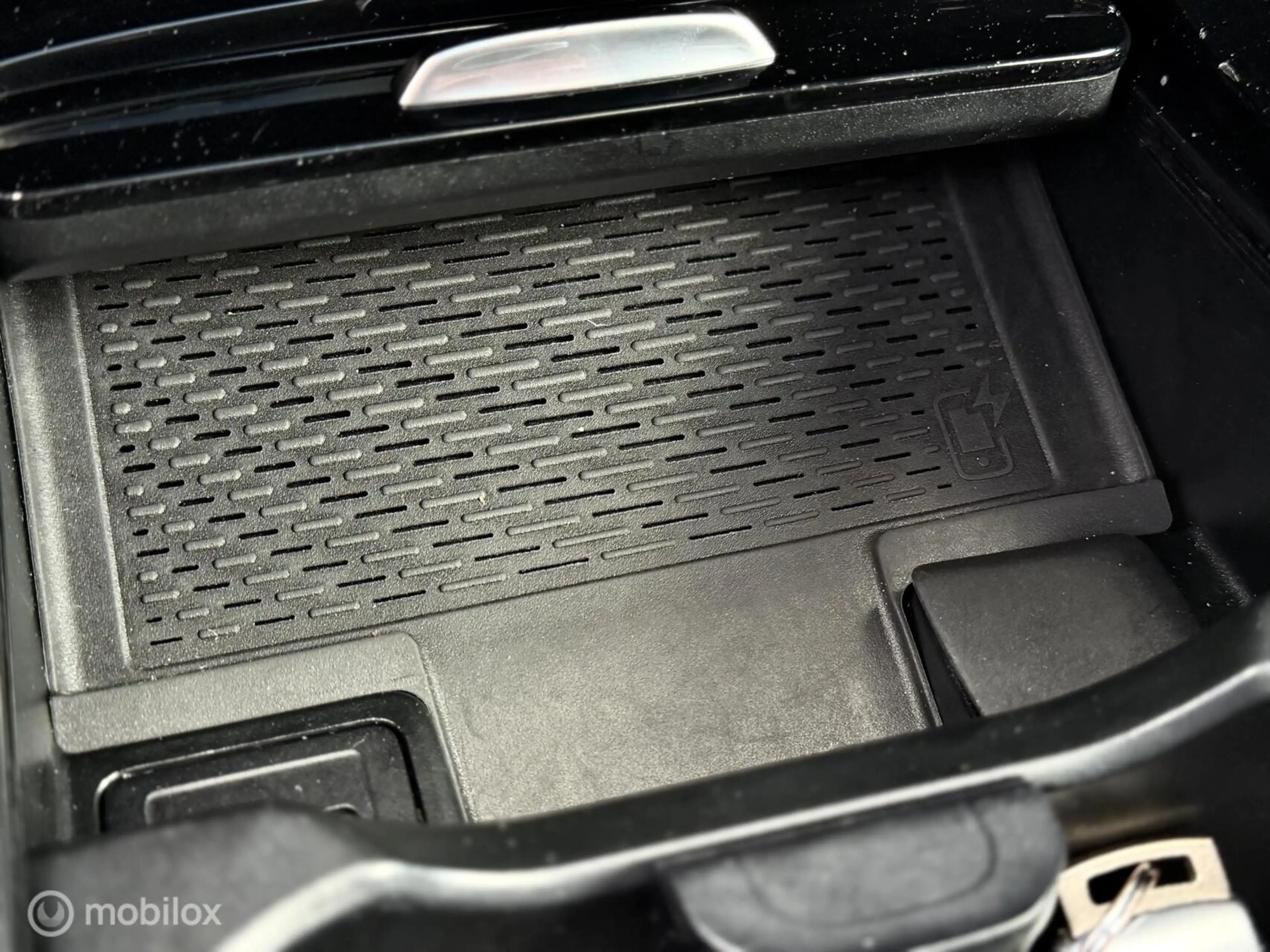 Mercedes-Benz A 220 Editon 1 AMG Line | Pano | Camera — photo 25
