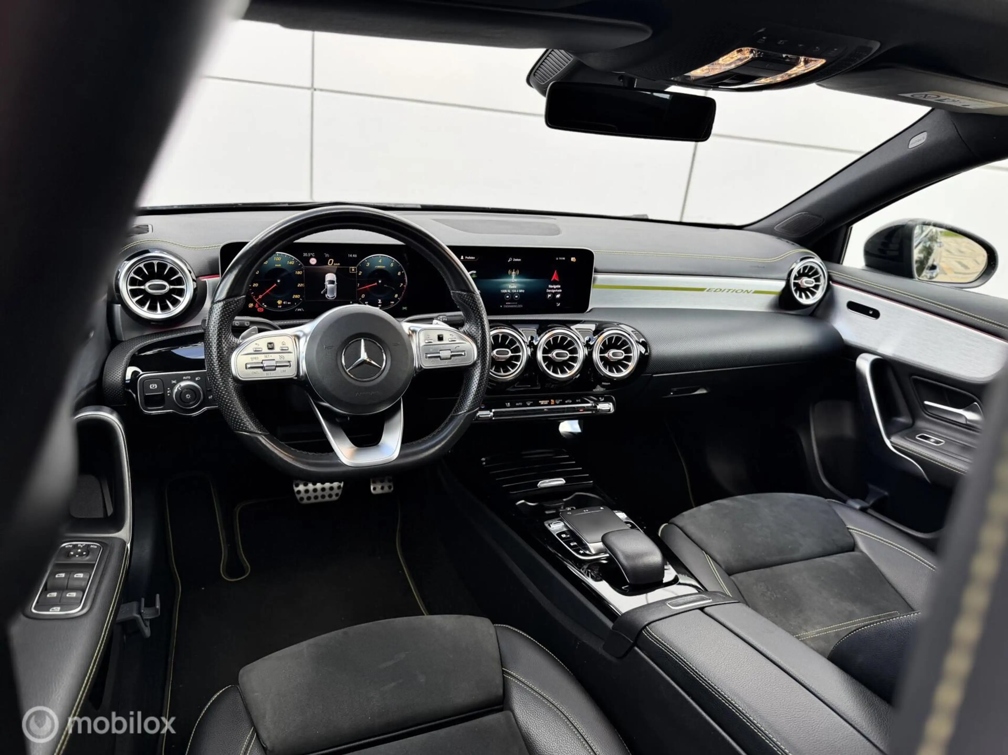 Mercedes-Benz A 220 Editon 1 AMG Line | Pano | Camera — photo 12