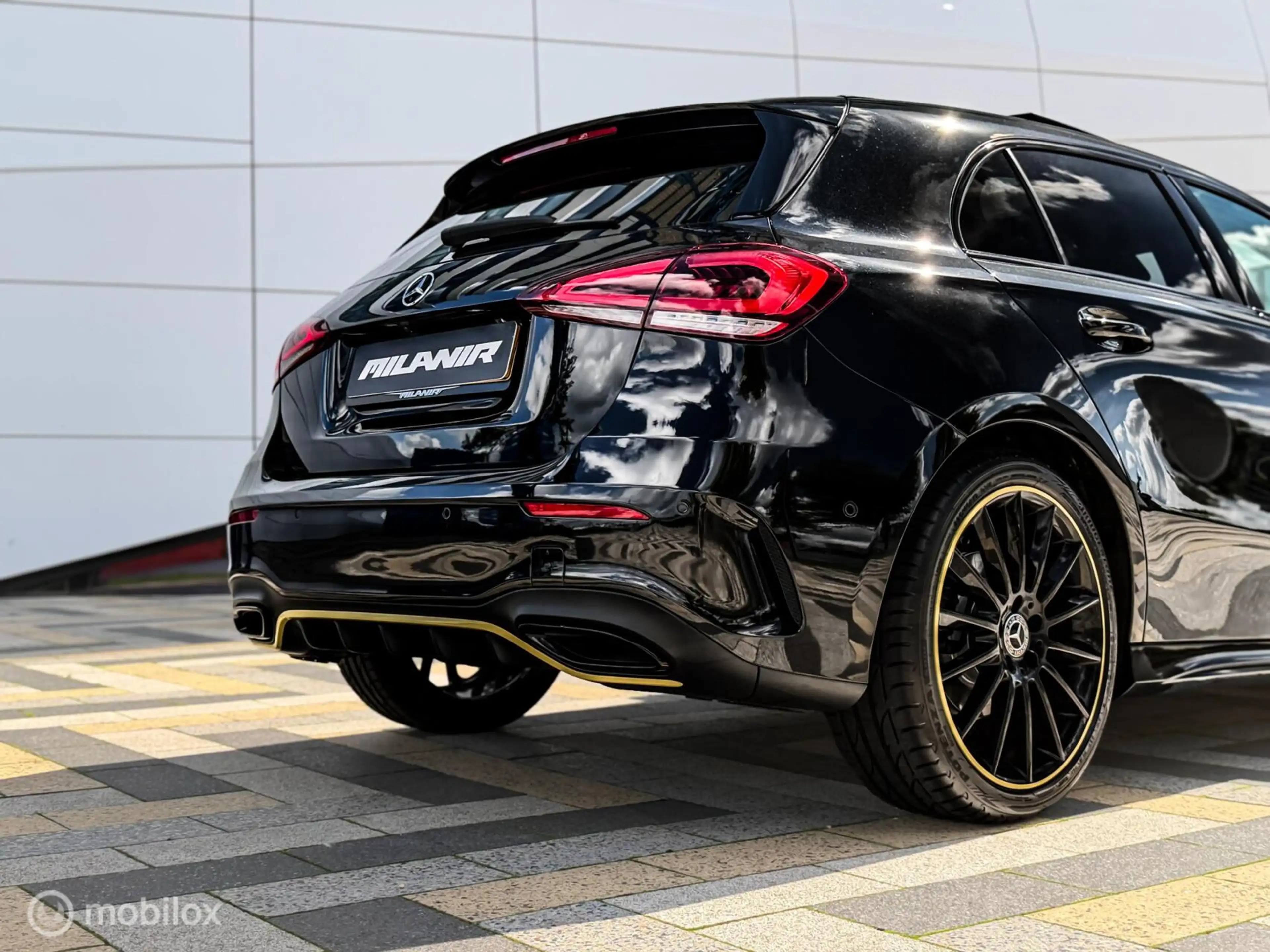 Mercedes-Benz A 220 Editon 1 AMG Line | Pano | Camera — photo 9