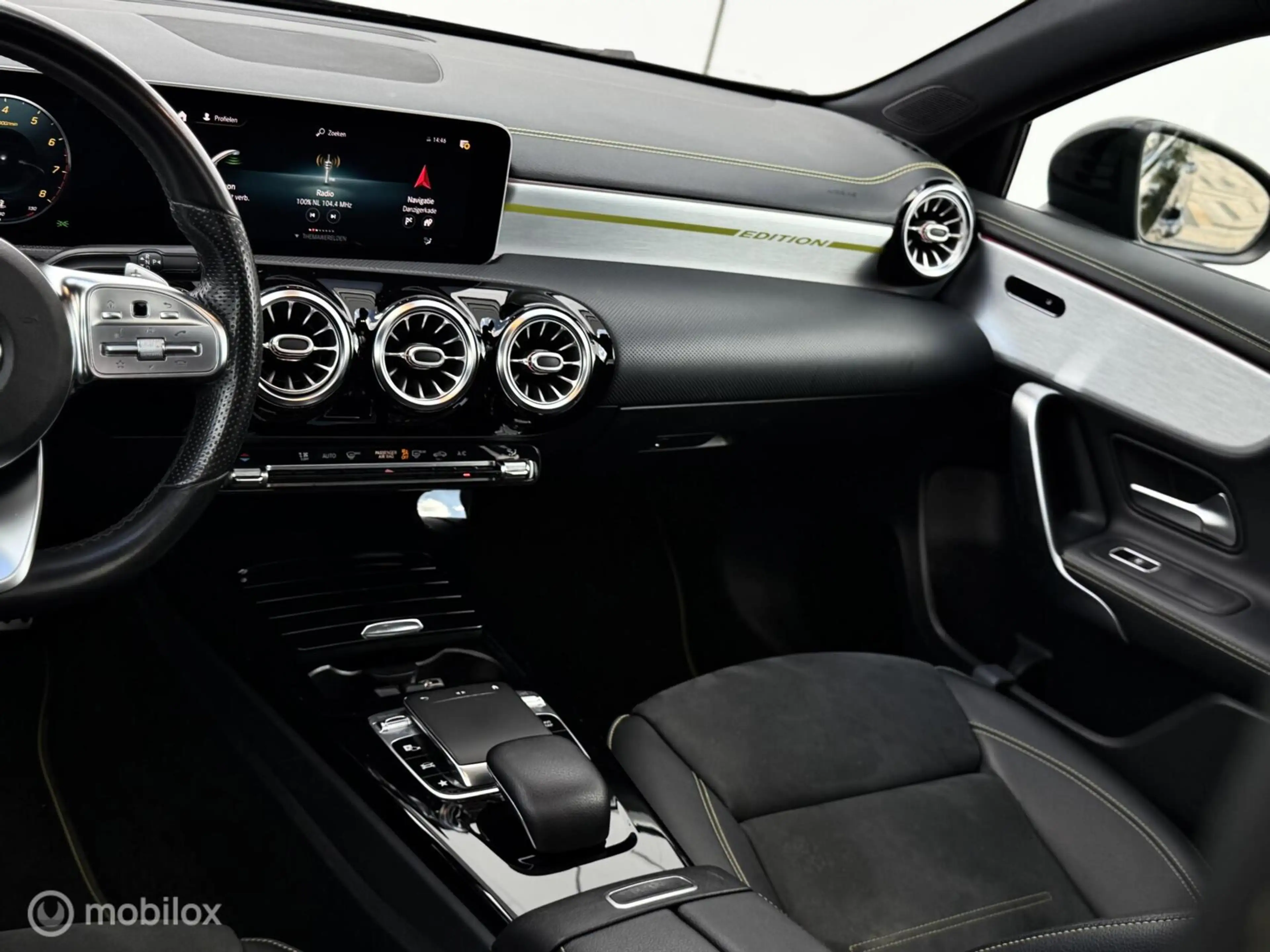 Mercedes-Benz A 220 Editon 1 AMG Line | Pano | Camera — photo 16