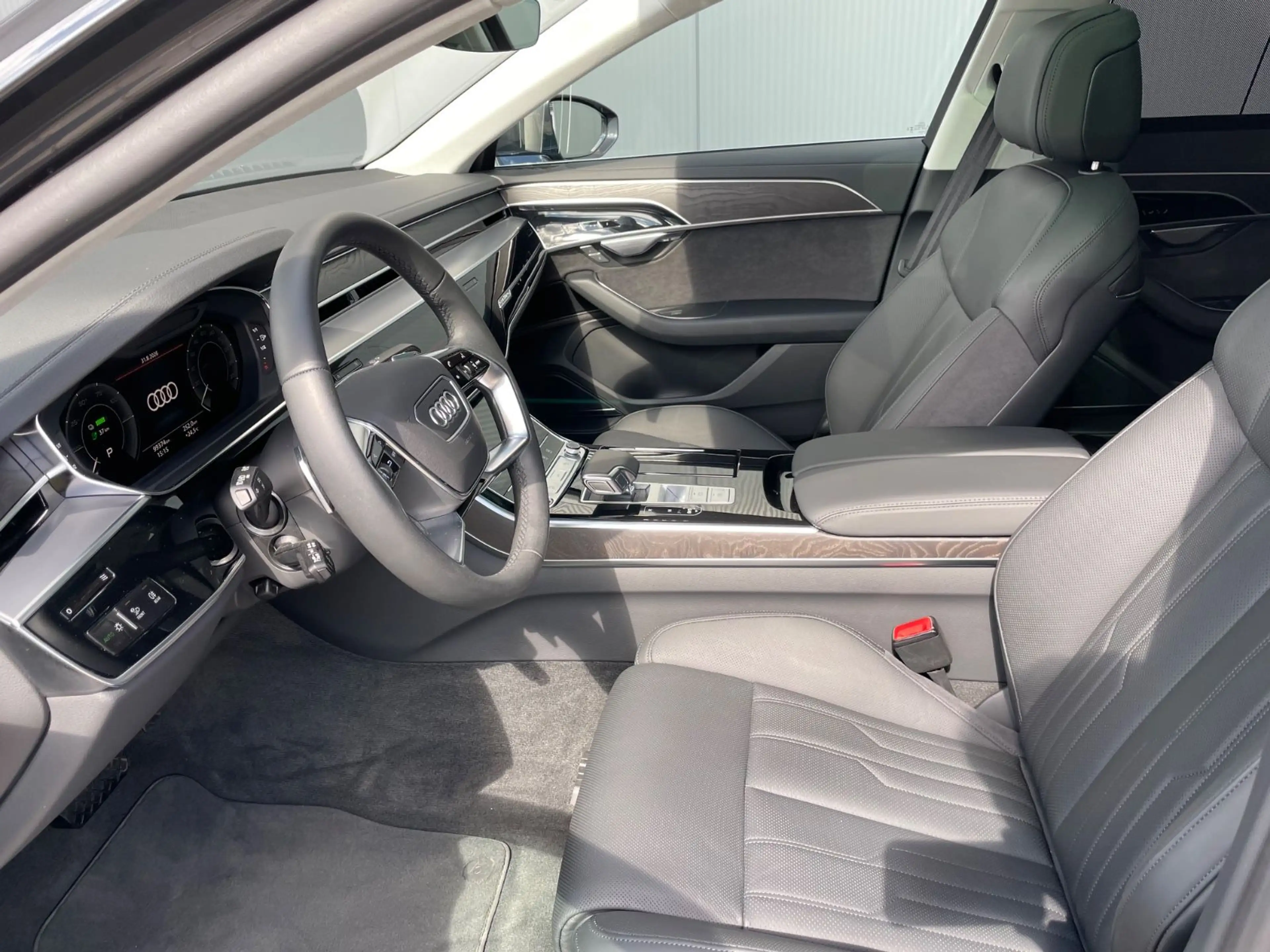 Audi A8 60 TFSI e quattro/Pano/B+O/TV/Nacht/NP 160 — photo 11