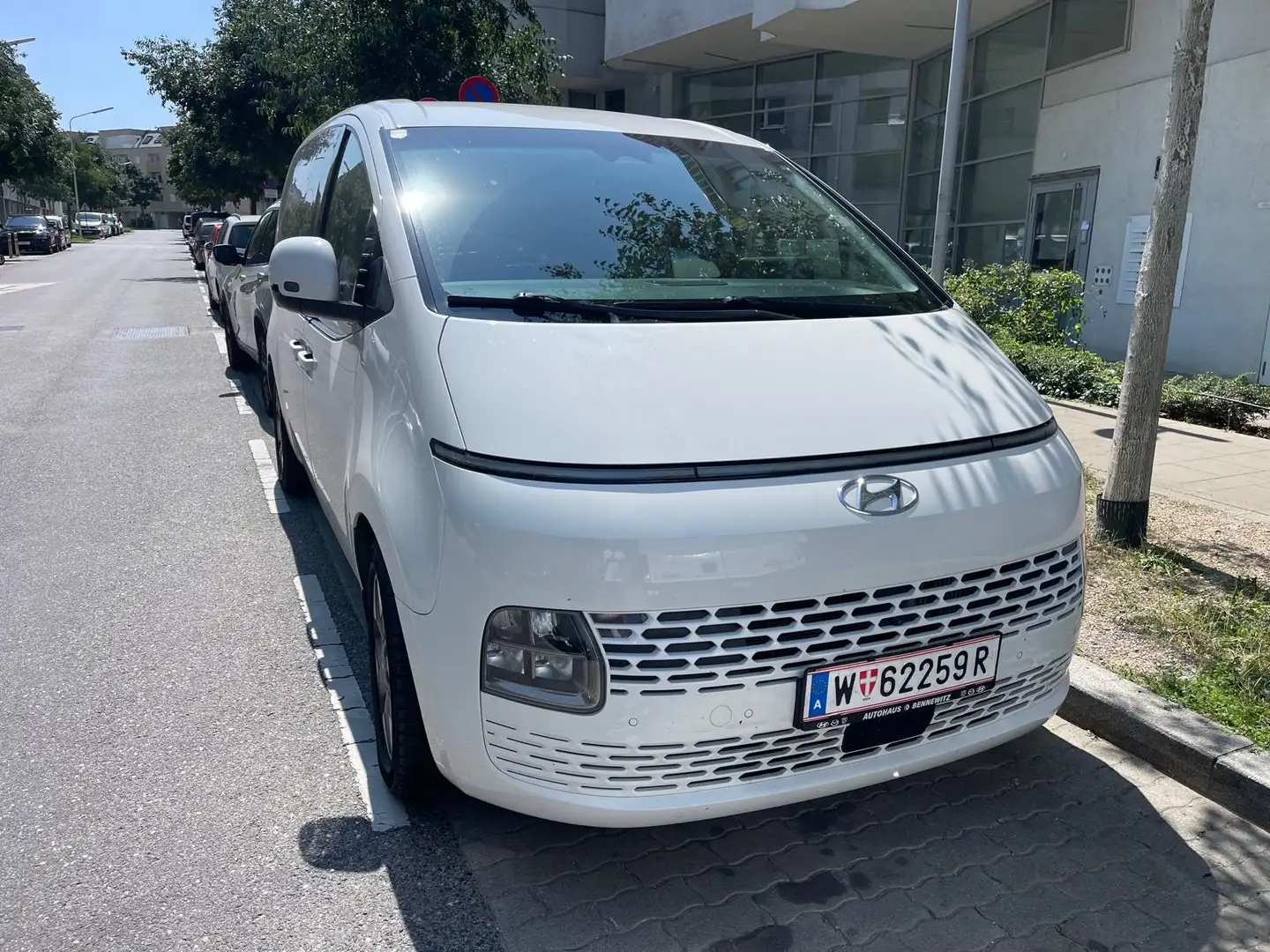 Hyundai STARIA Bus 2,2 CRDi Trend Line 4WD DCT Aut. - 1