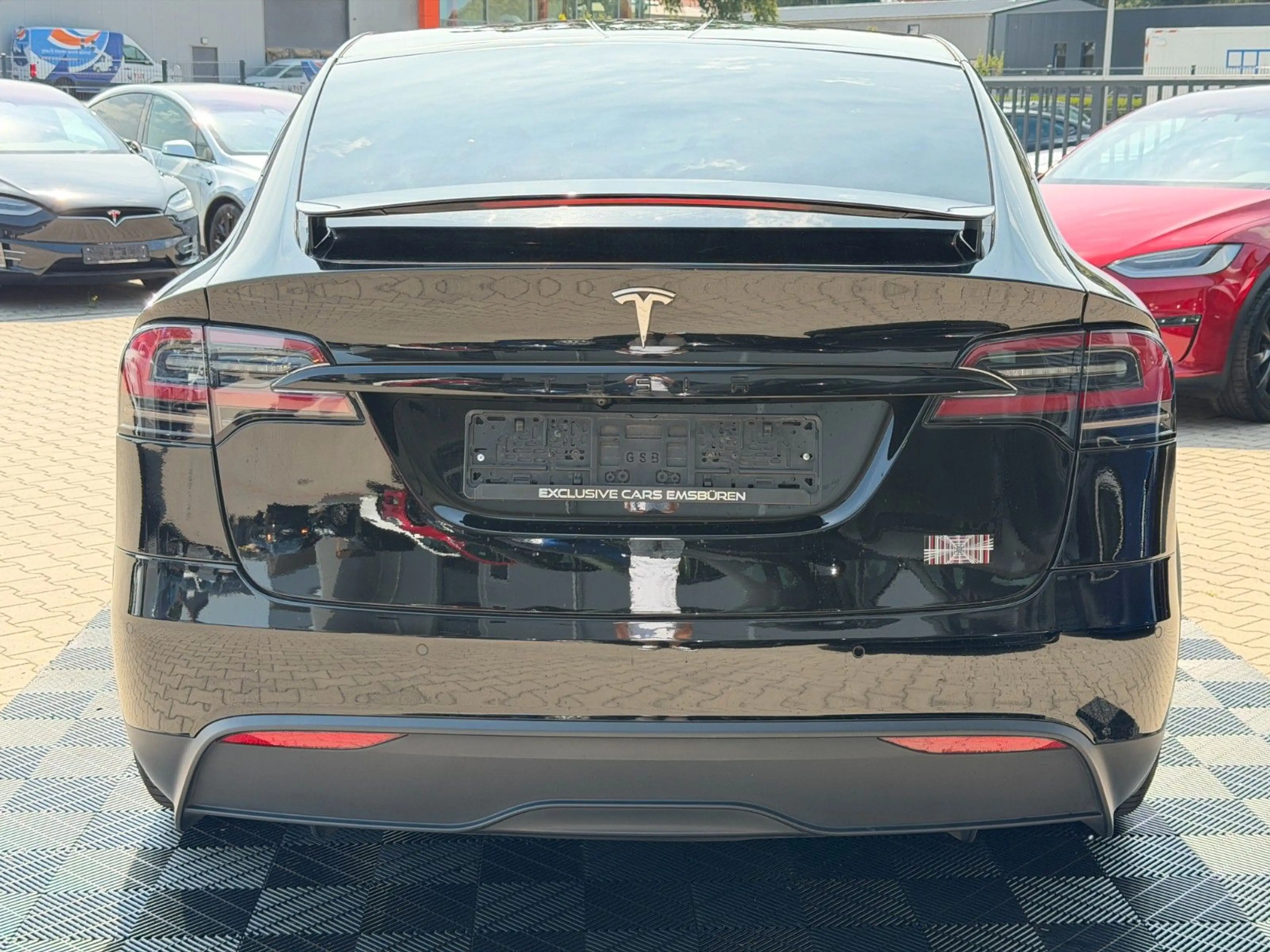 Tesla Model X MODEL X PLAID | ENHANCED AUTOPILOT | 6 SEATER — photo 9