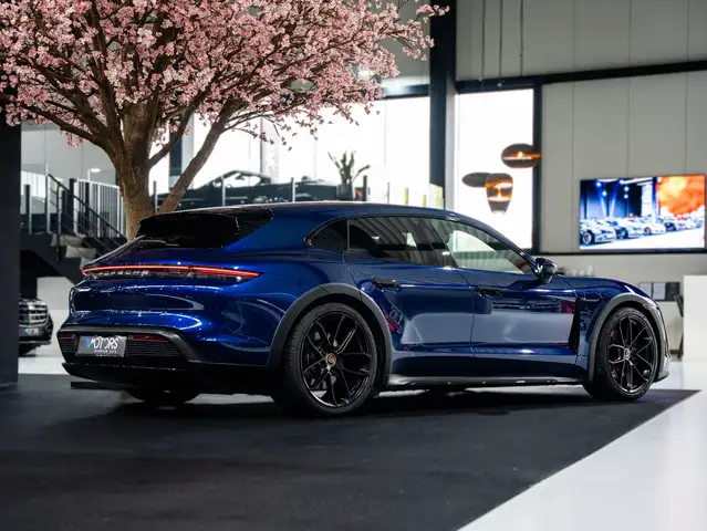 Porsche Taycan view 4