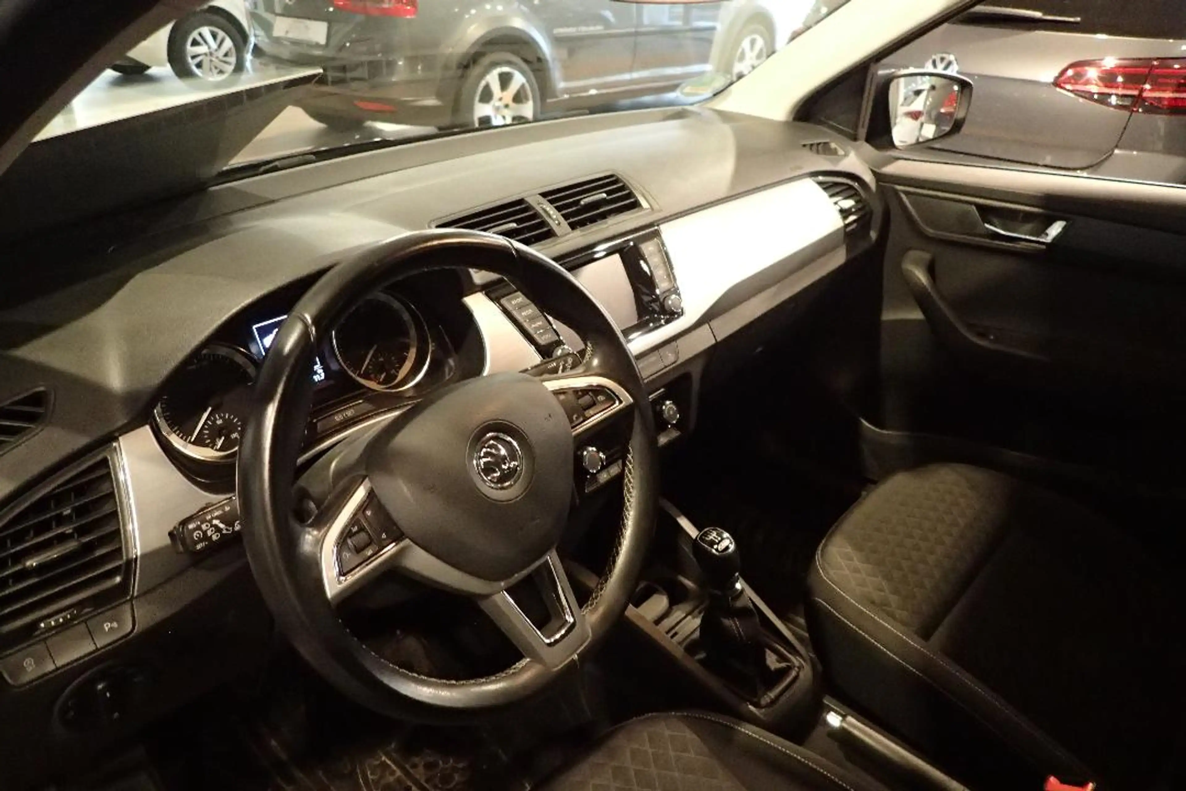 Skoda Fabia Edition  TDI CLIMATRONIC NAVI WINTERPAKET 1.HAND — photo 11