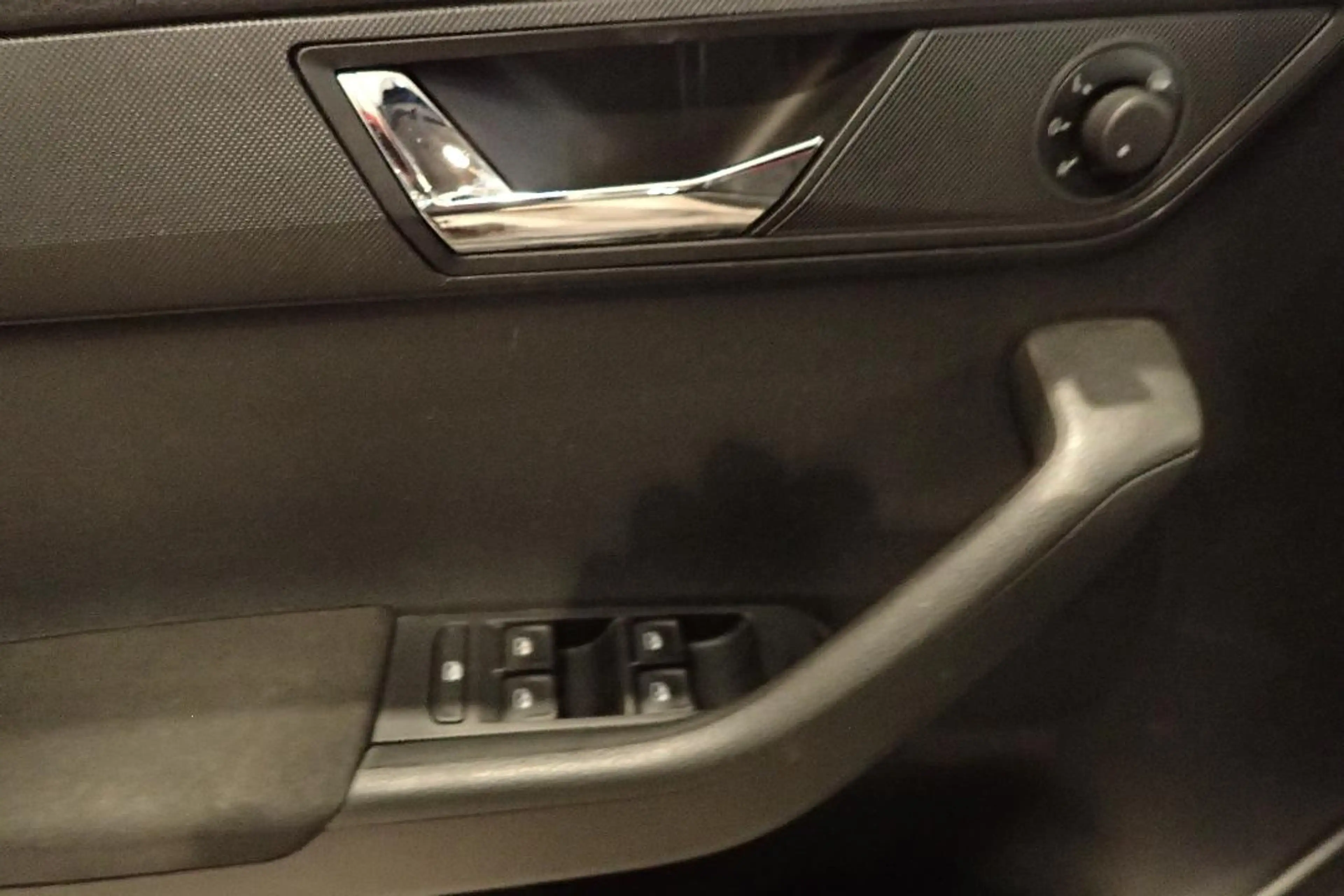 Skoda Fabia Edition  TDI CLIMATRONIC NAVI WINTERPAKET 1.HAND — photo 9