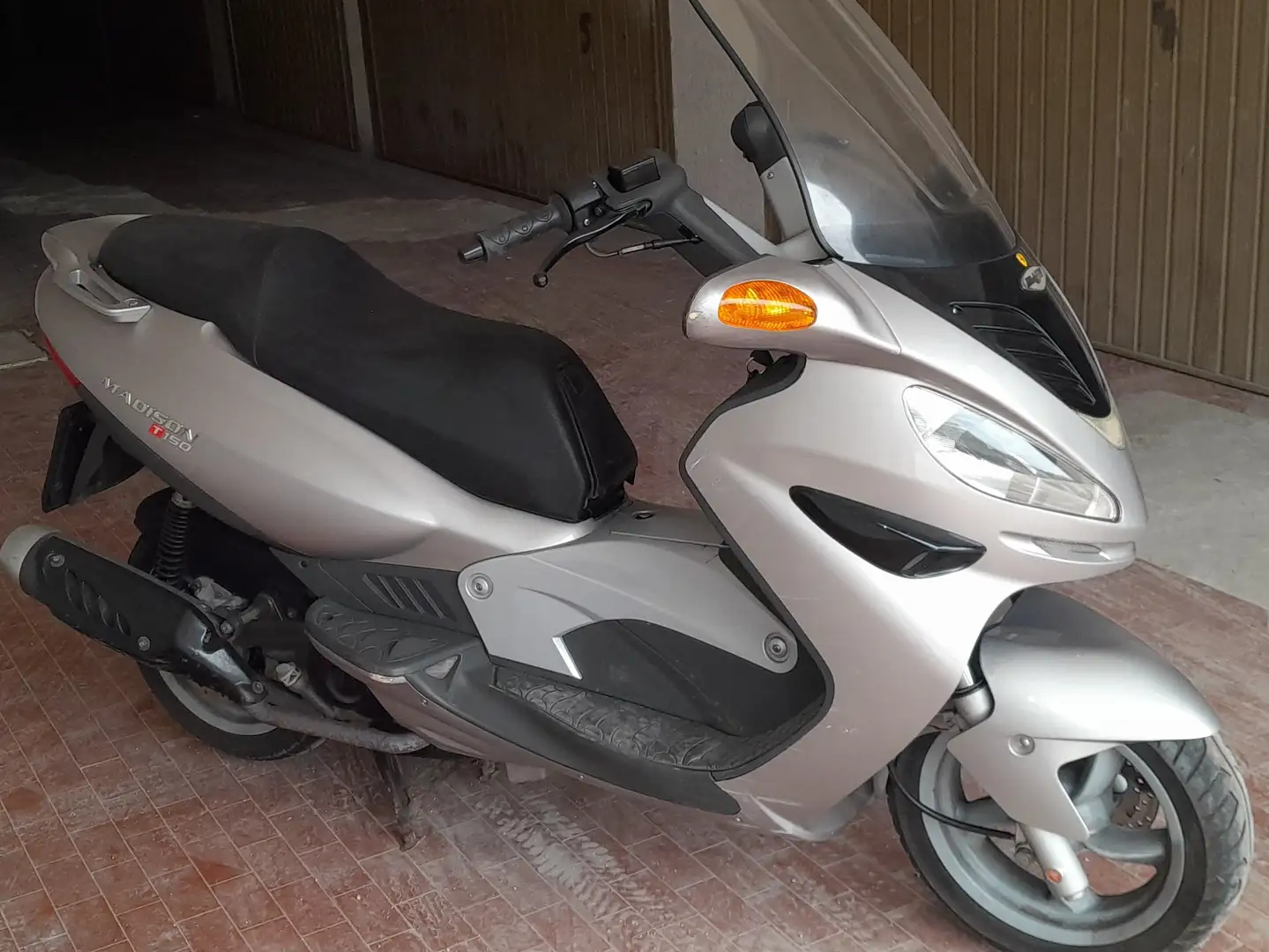 Malaguti Madison 150 SPA 55 VAR.01 VERS.02 Silver - 1