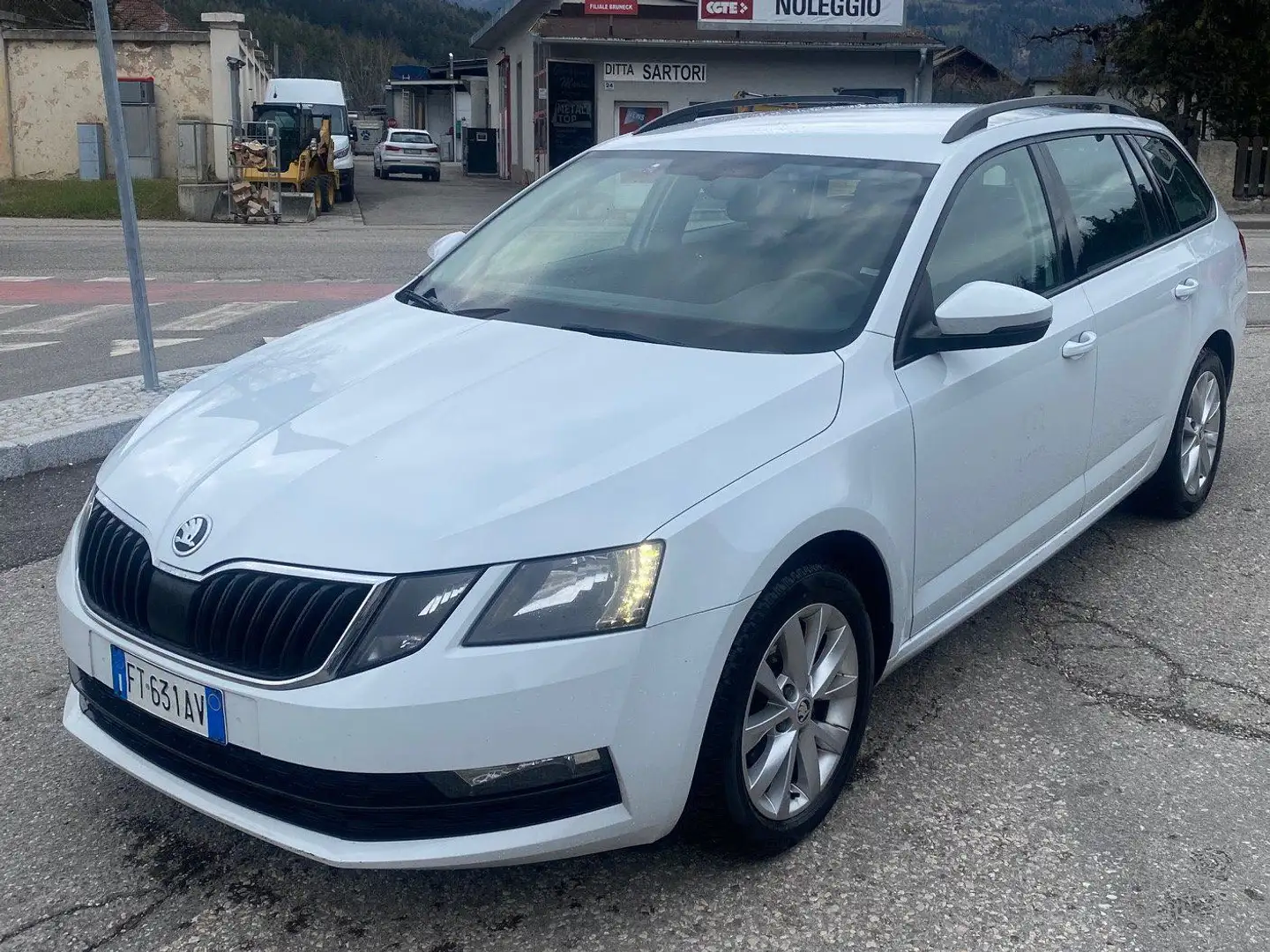 Skoda Octavia Octavia Wagon 1.6 tdi Executive 115cv Bianco - 1