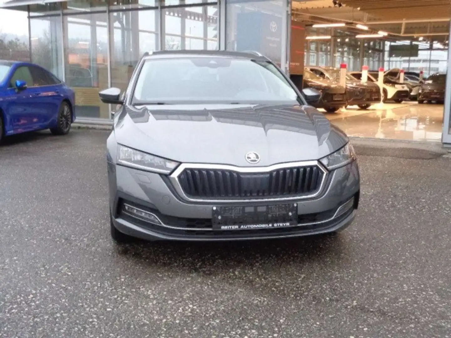 Skoda Octavia Combi 2,0 TDI *Navi *LED *AHK Grau - 2