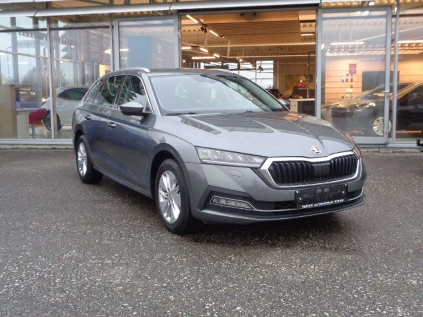Skoda Octavia Combi 2,0 TDI *Navi *LED *AHK Grau - 1