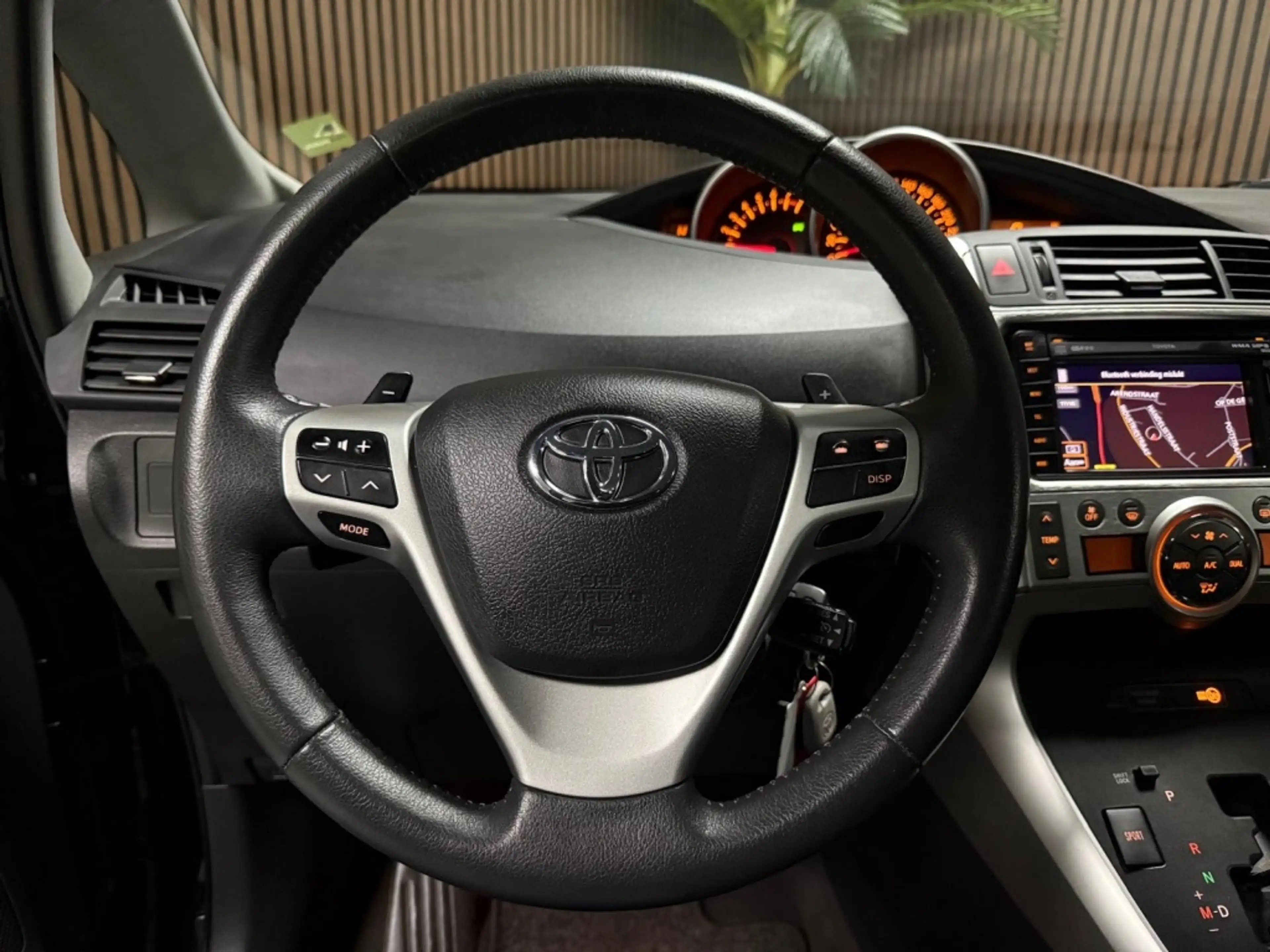 Toyota Verso 1.8 VVT-i Business — photo 15