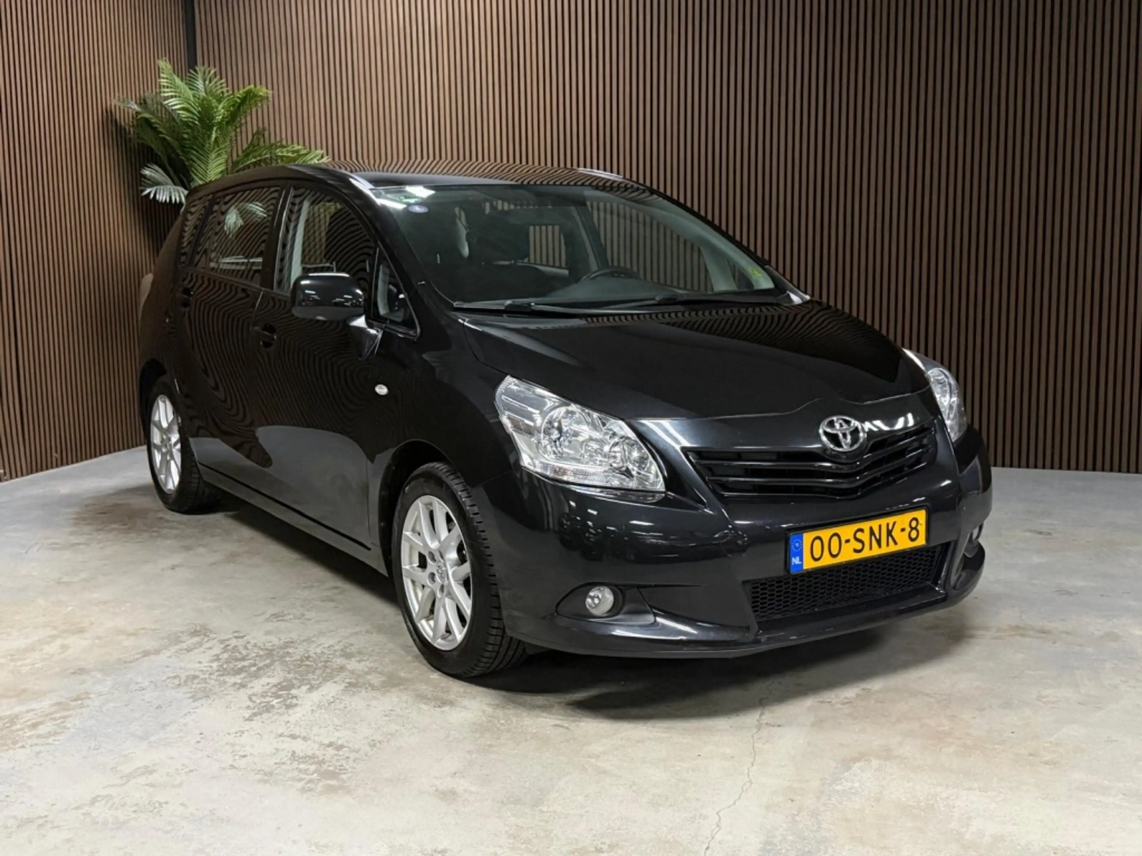Toyota Verso 1.8 VVT-i Business — photo 3