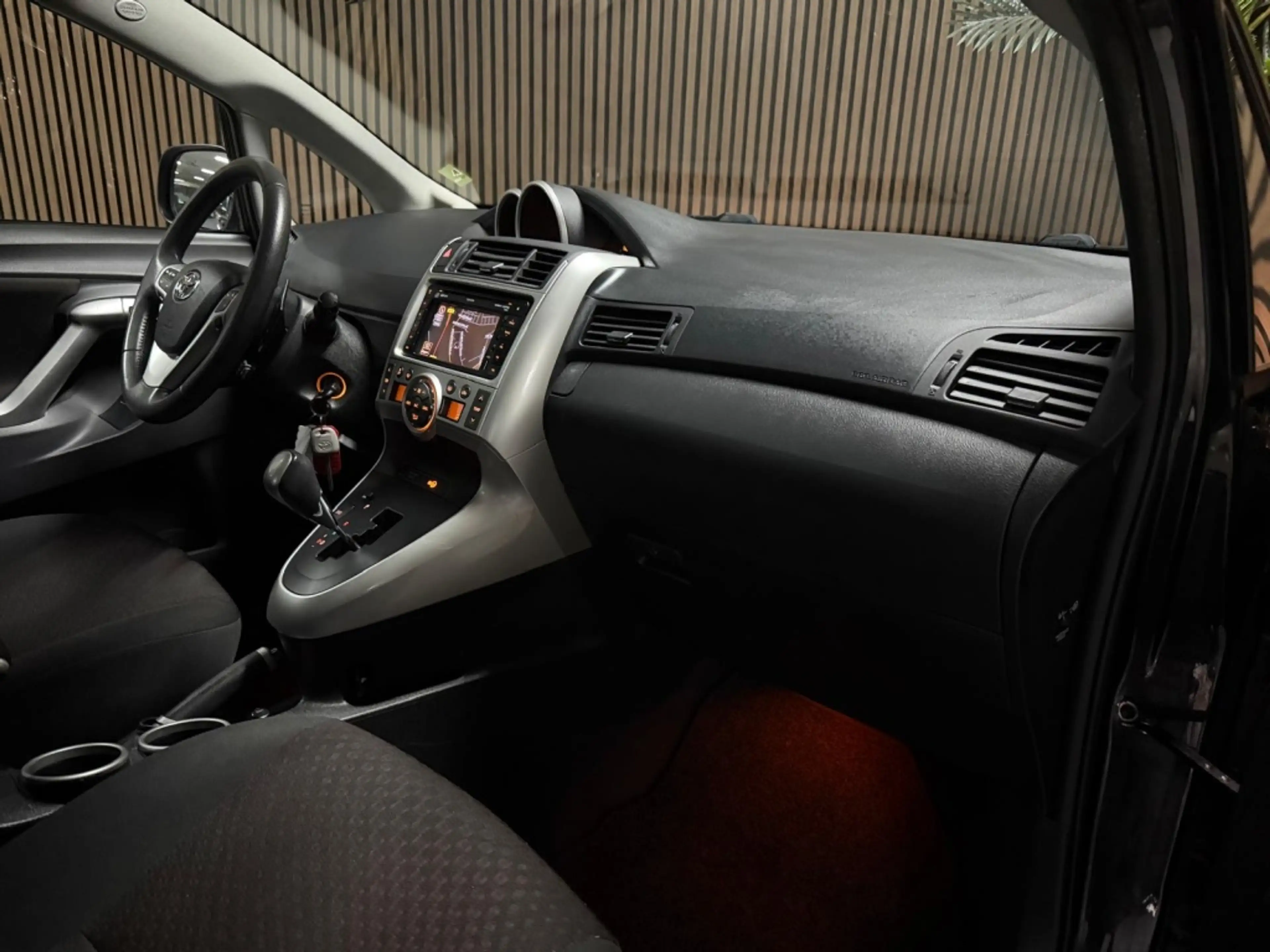 Toyota Verso 1.8 VVT-i Business — photo 10