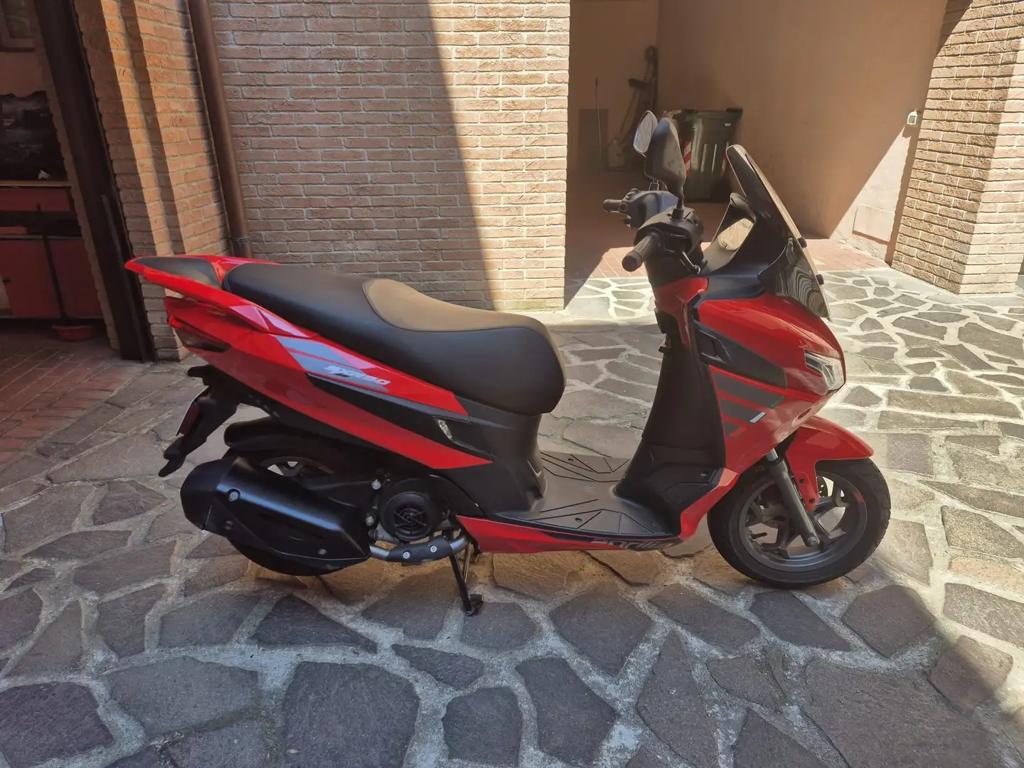 Aprilia SXR 50 Rosso - 1