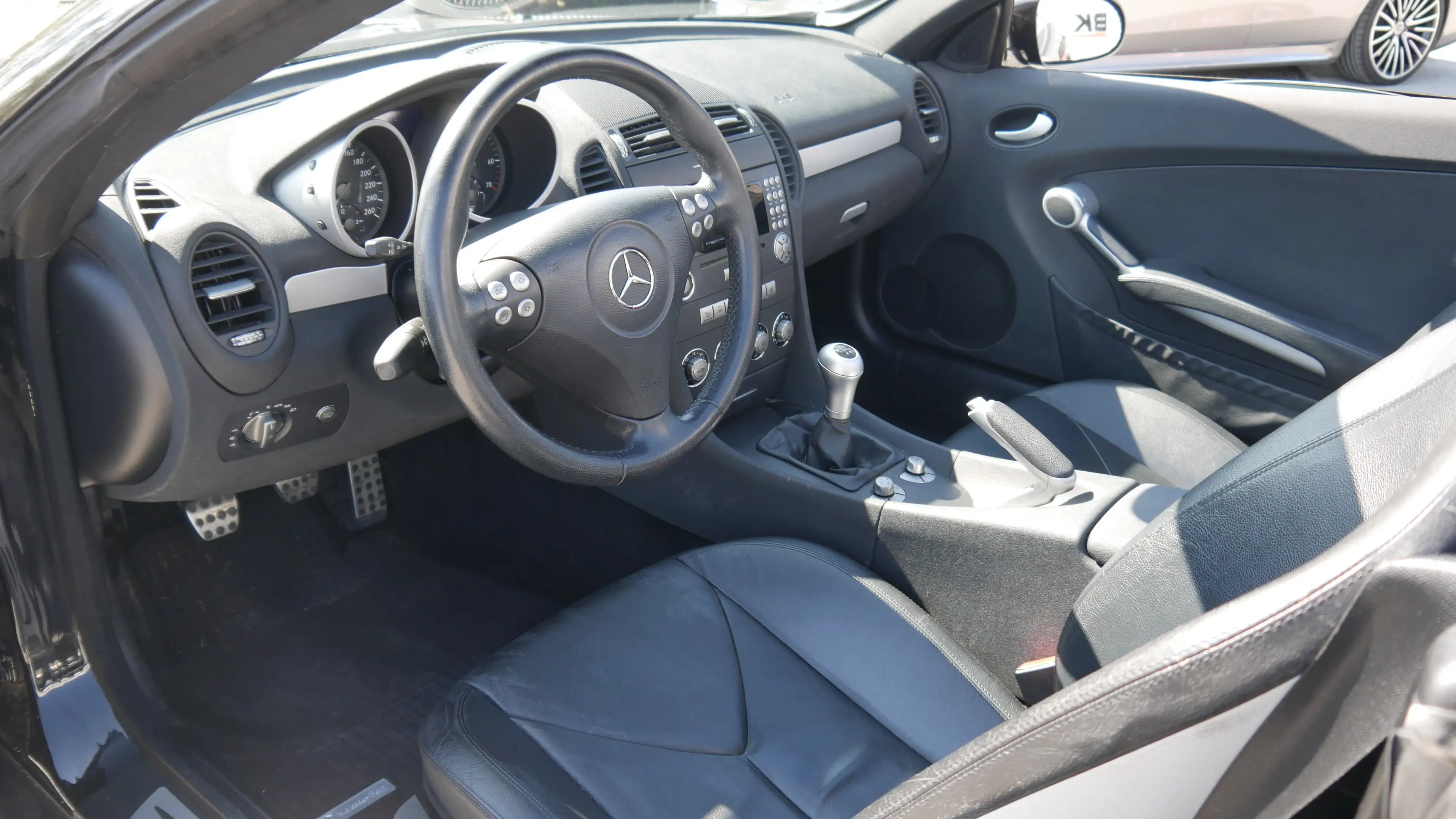 Mercedes-Benz SLK 200 1.8 Kompressor TÜV,- Kundendienst Neu Sitzheiz. — photo 11